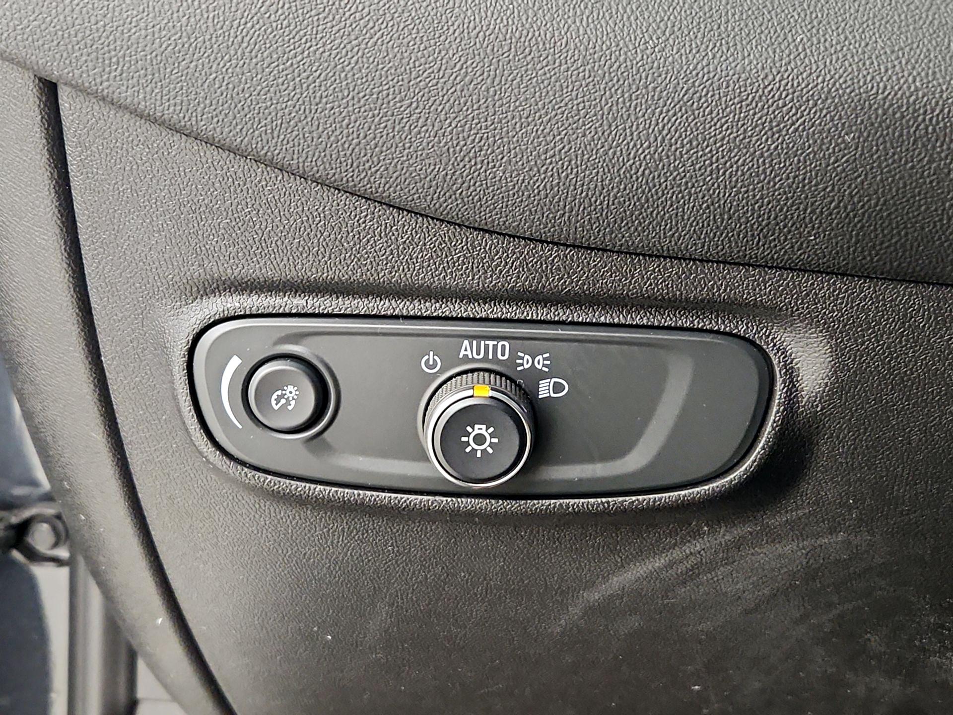 Thumbnail: 2022 Chevrolet Equinox - 13