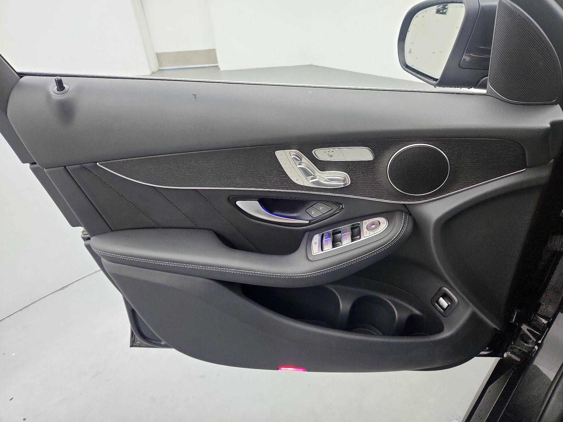 Thumbnail: 2022 Mercedes-Benz GLC - 12