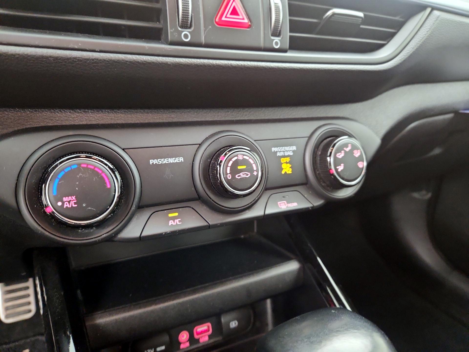 Thumbnail: 2020 Kia Forte - 16