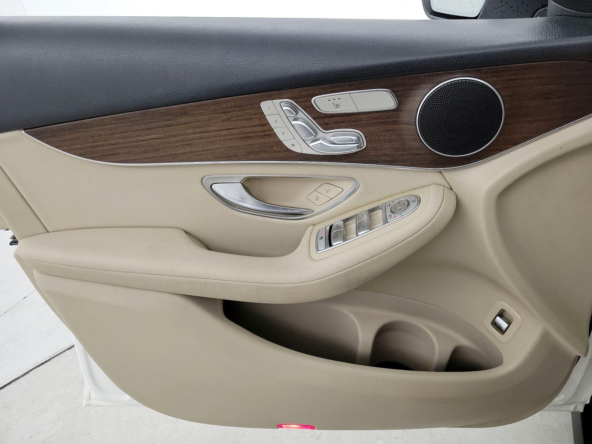 Thumbnail: 2021 Mercedes-Benz GLC - 12