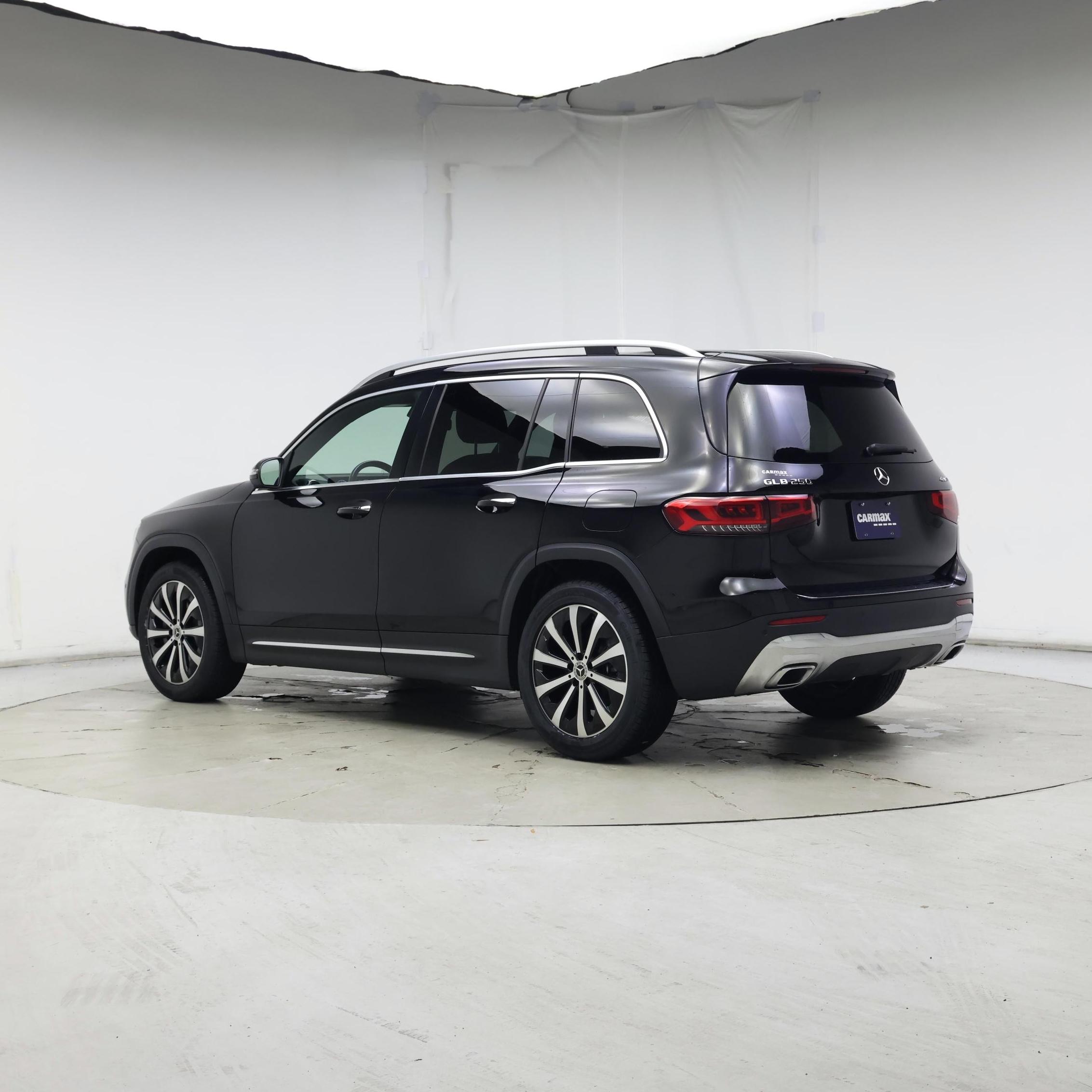 Thumbnail: 2022 Mercedes-Benz GLB - 2