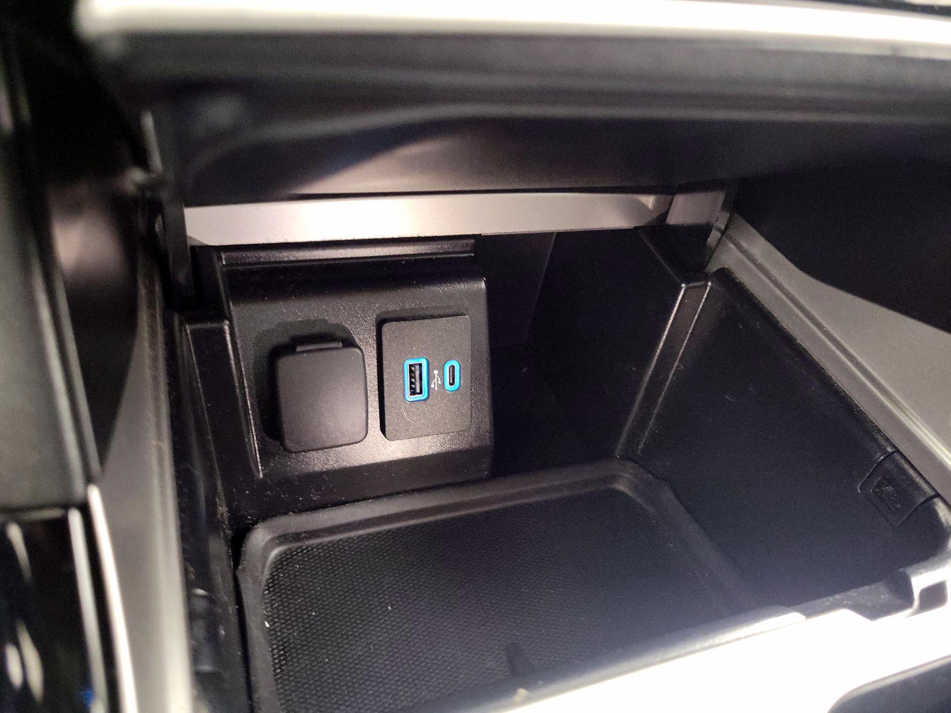 Thumbnail: 2022 Ford Explorer - 19