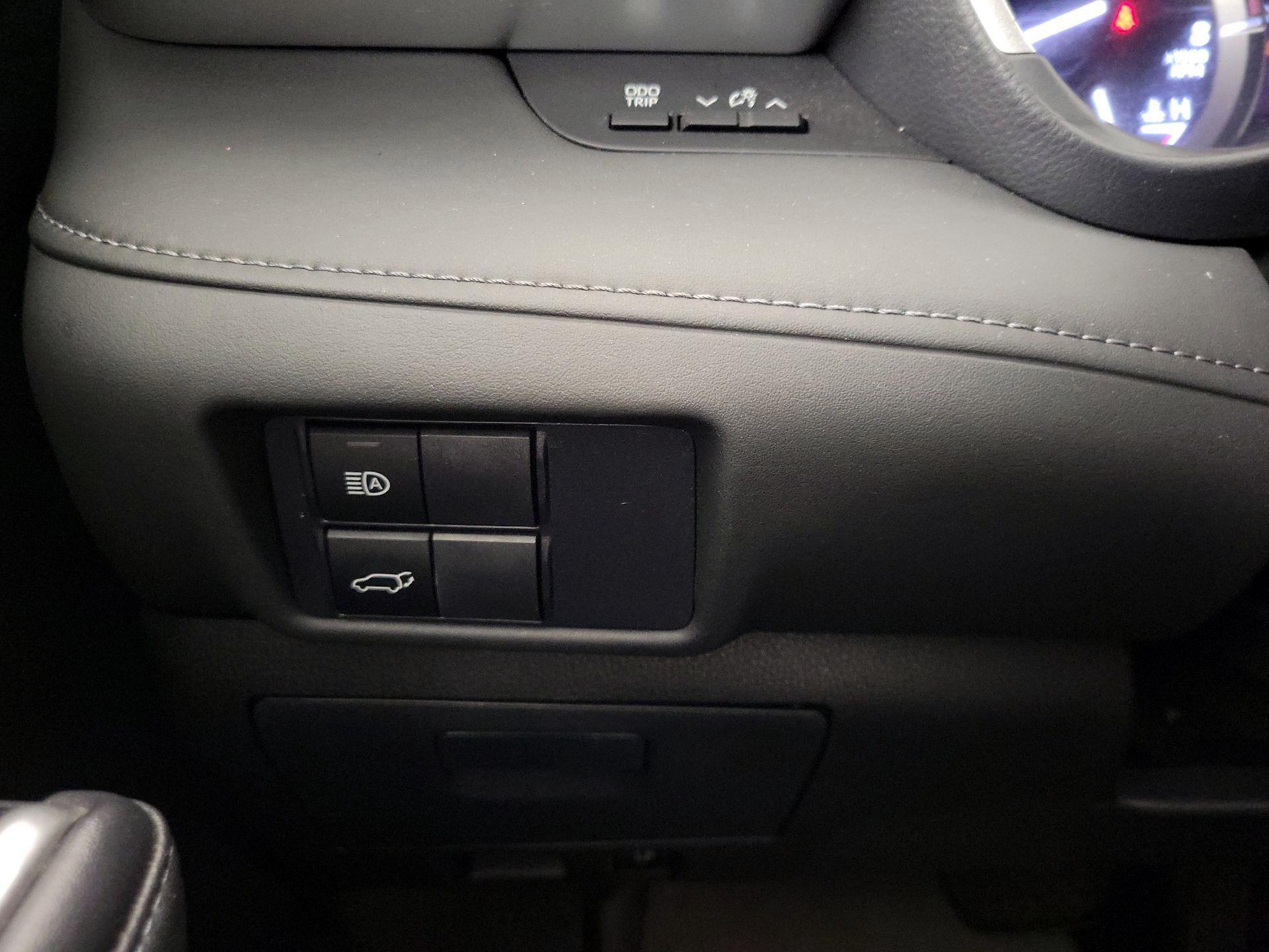 Thumbnail: 2021 Toyota Highlander - 13