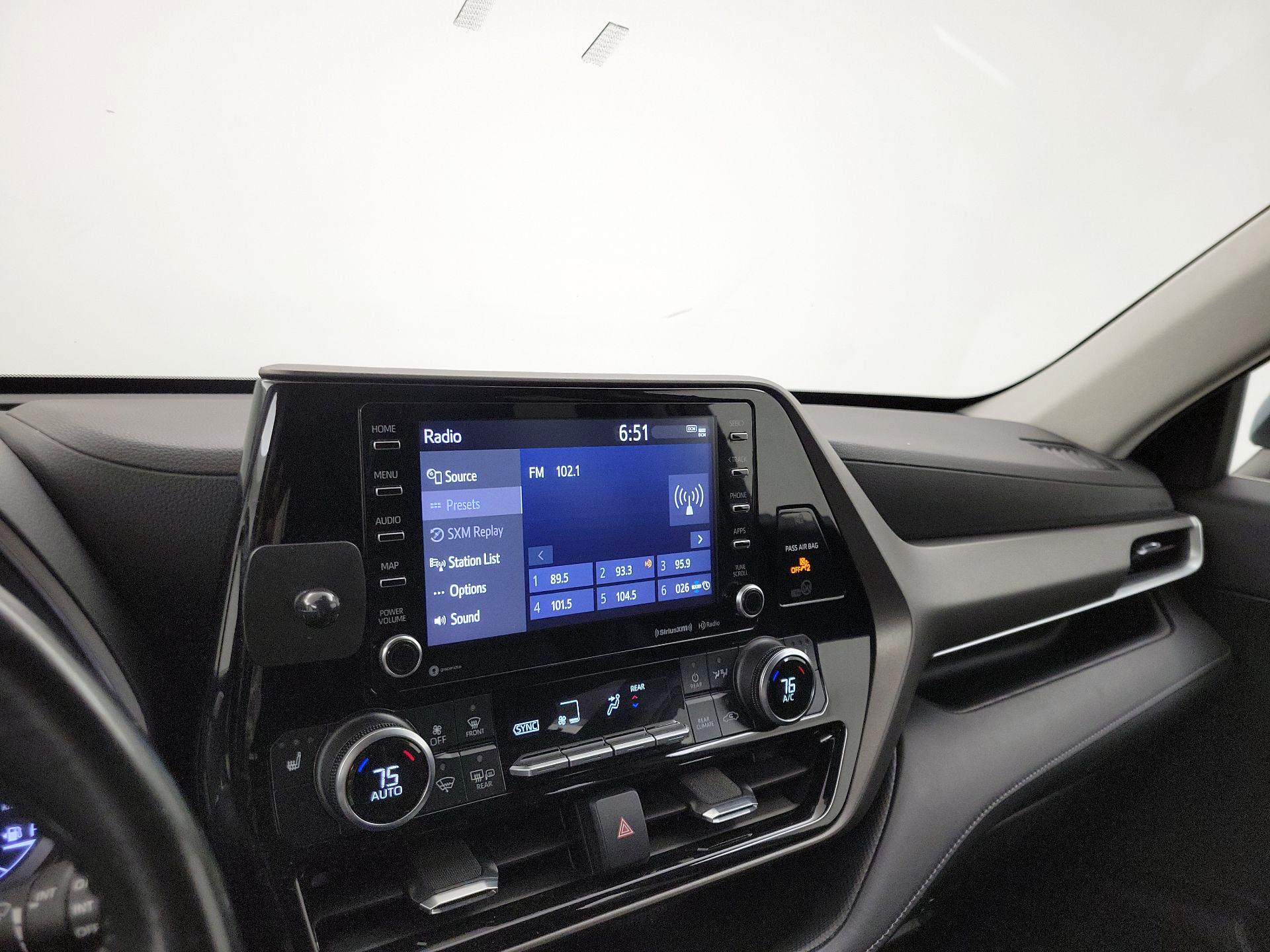 Thumbnail: 2021 Toyota Highlander - 15