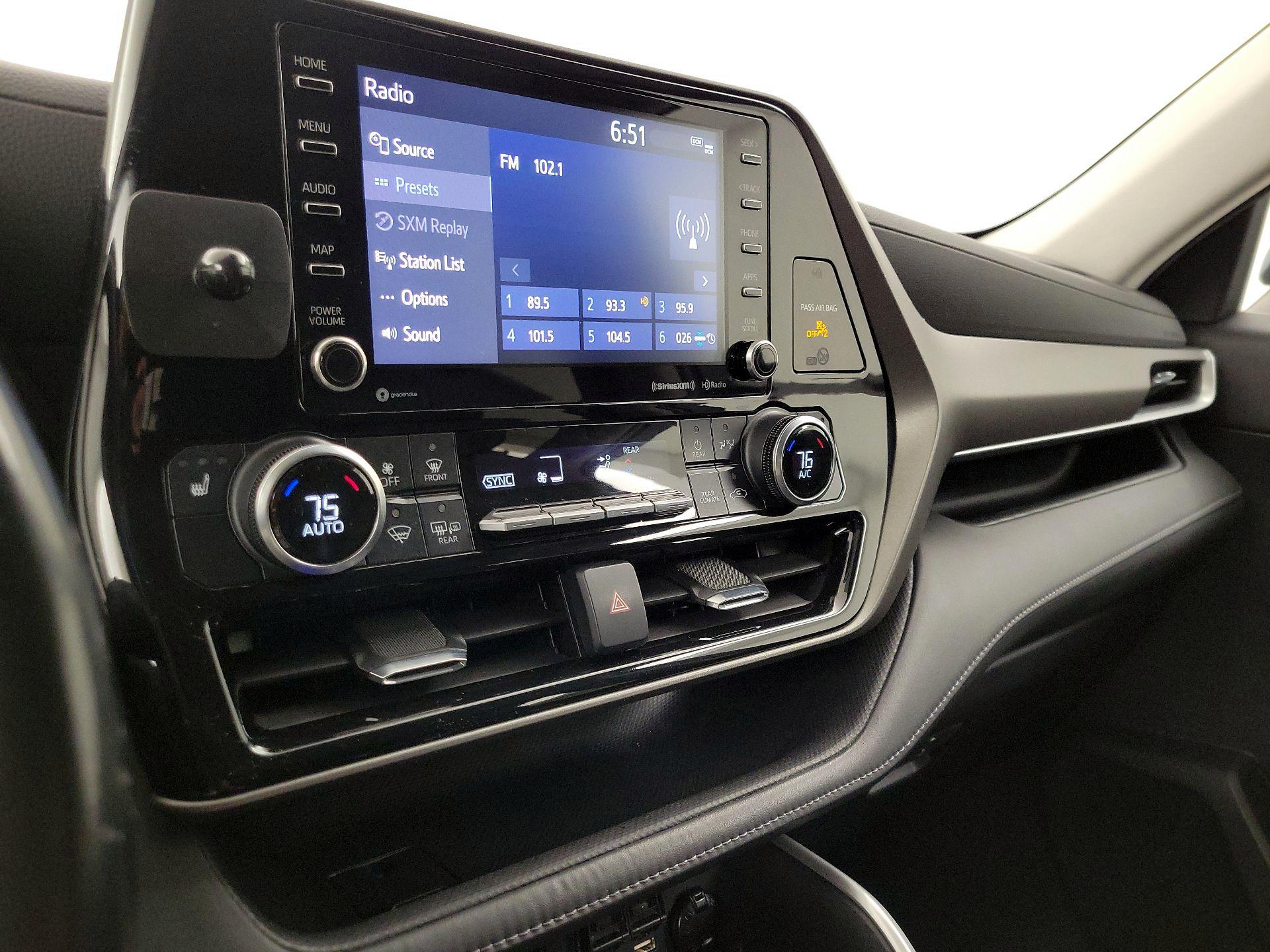 Thumbnail: 2021 Toyota Highlander - 16