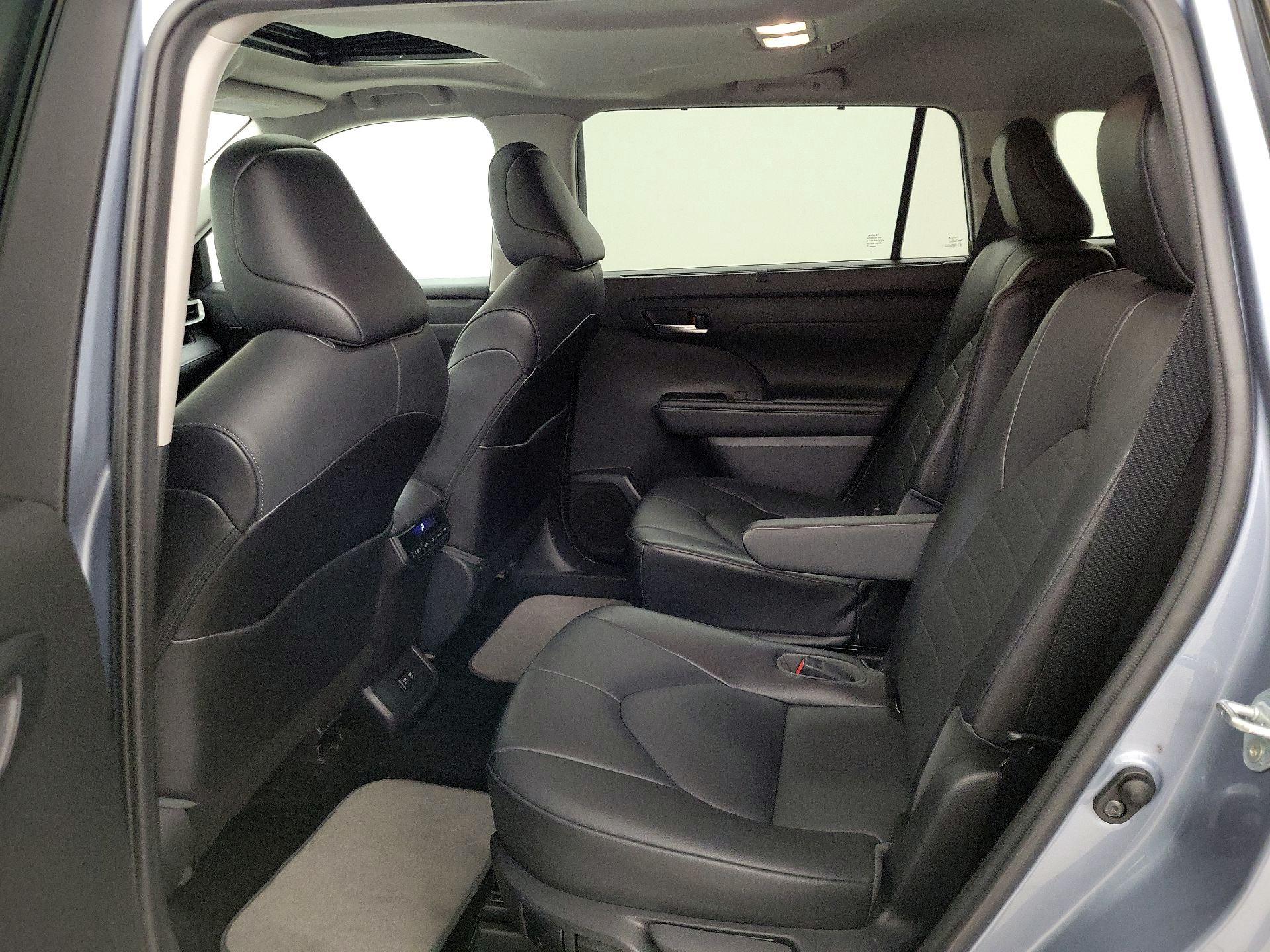 Thumbnail: 2021 Toyota Highlander - 20