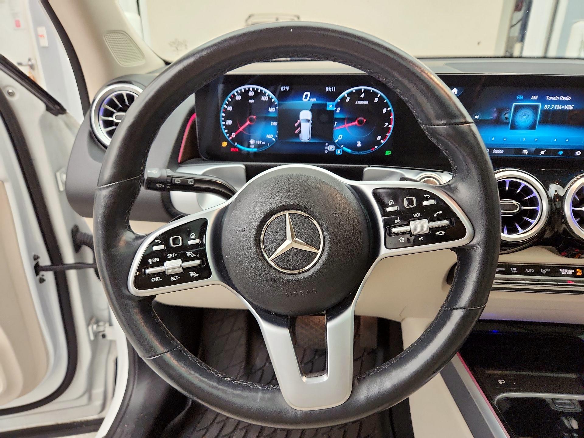Thumbnail: 2022 Mercedes-Benz GLB - 10