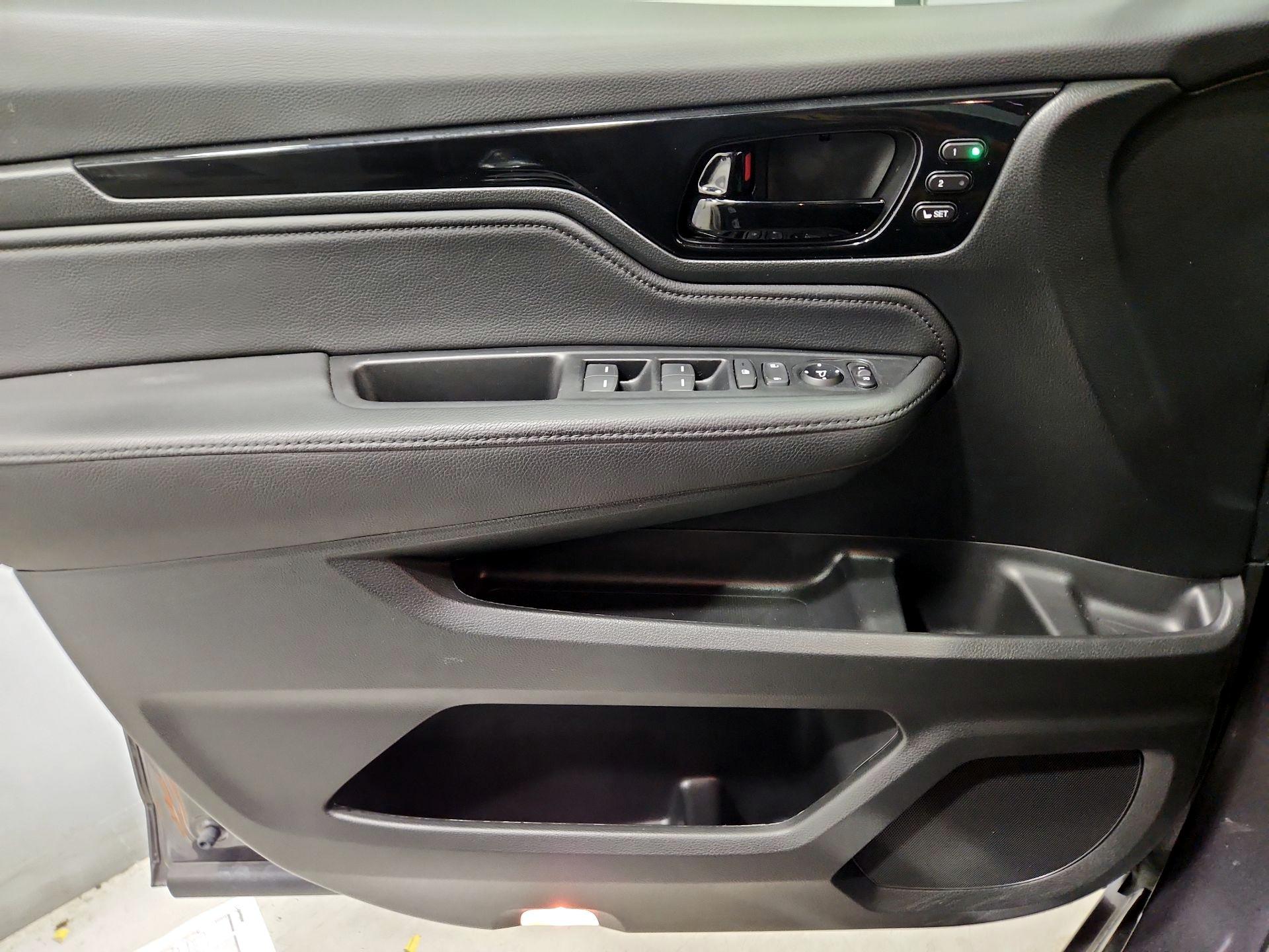 Thumbnail: 2021 Honda Odyssey - 12