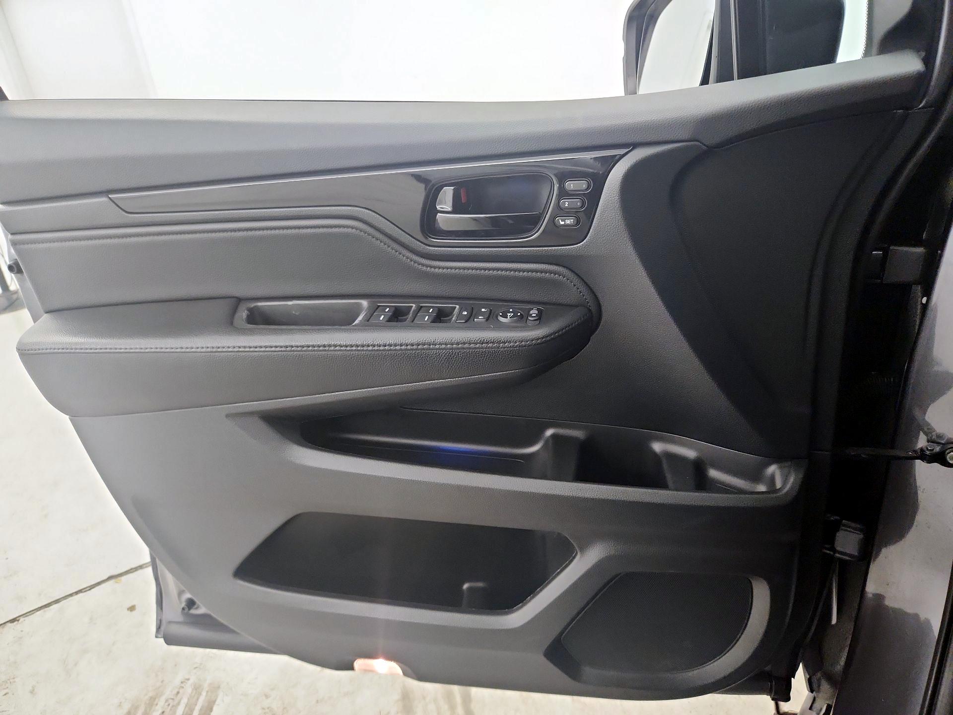 Thumbnail: 2023 Honda Odyssey - 12