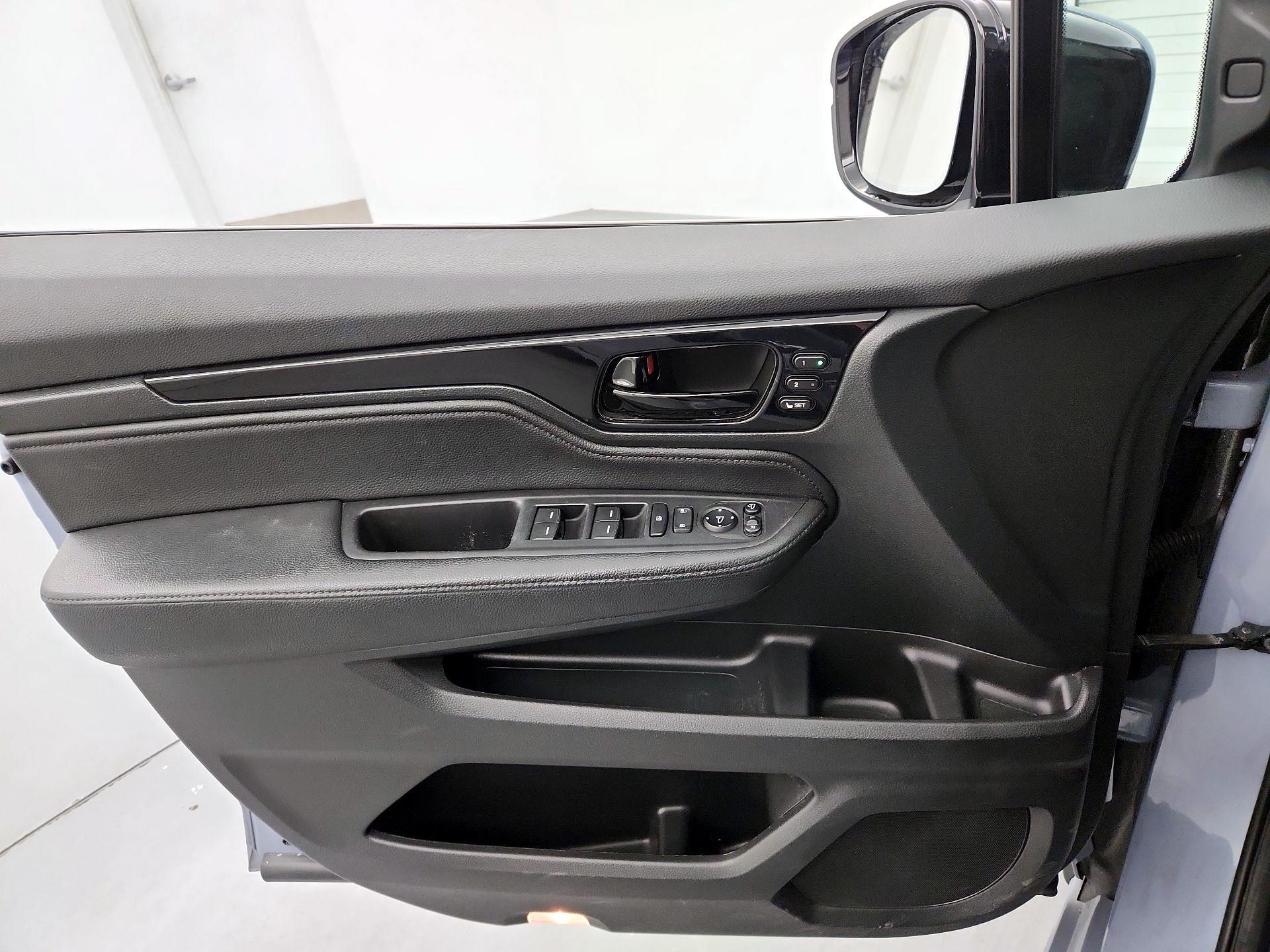 Thumbnail: 2023 Honda Odyssey - 12