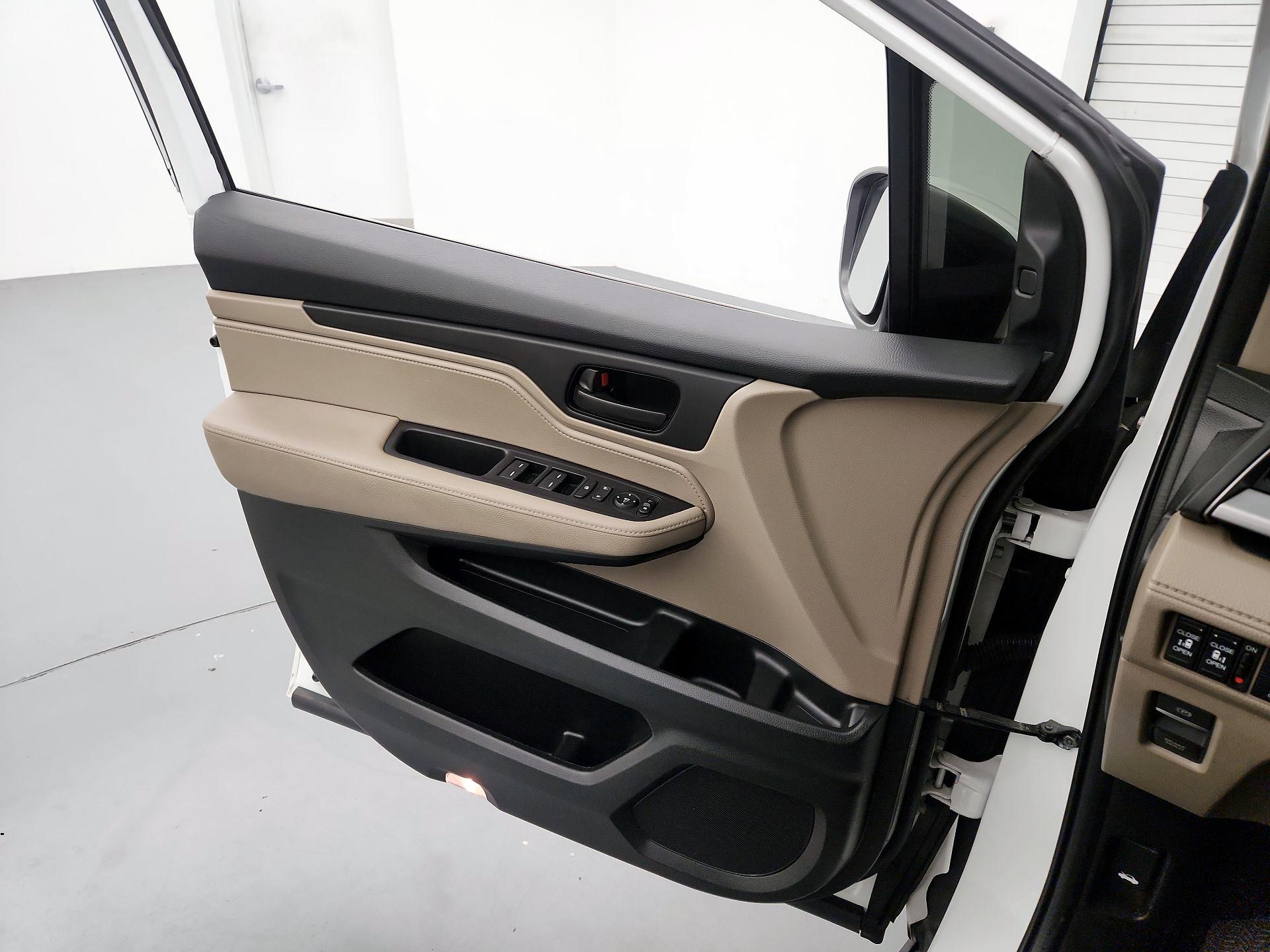 Thumbnail: 2022 Honda Odyssey - 12