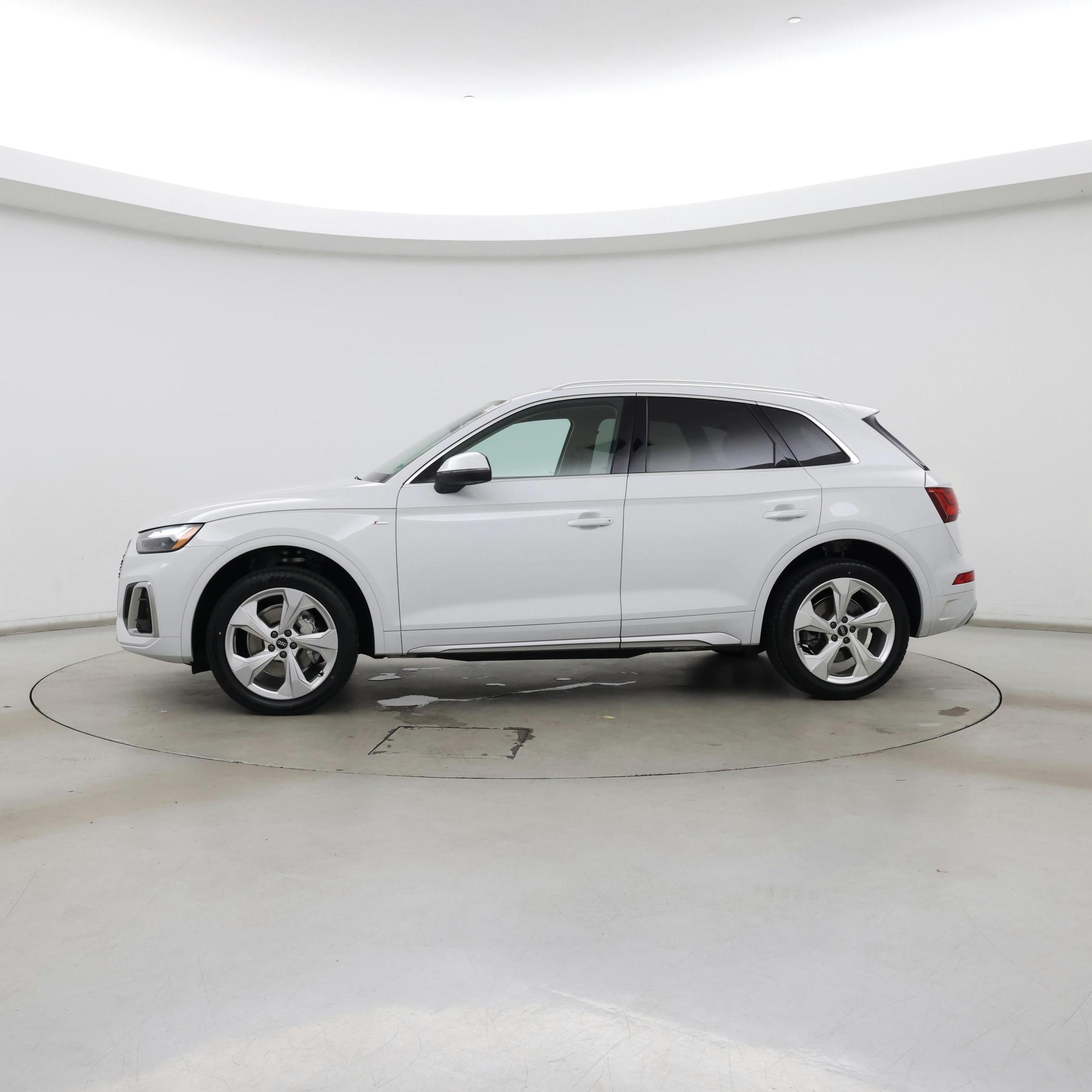 Thumbnail: 2022 Audi Q5 - 3