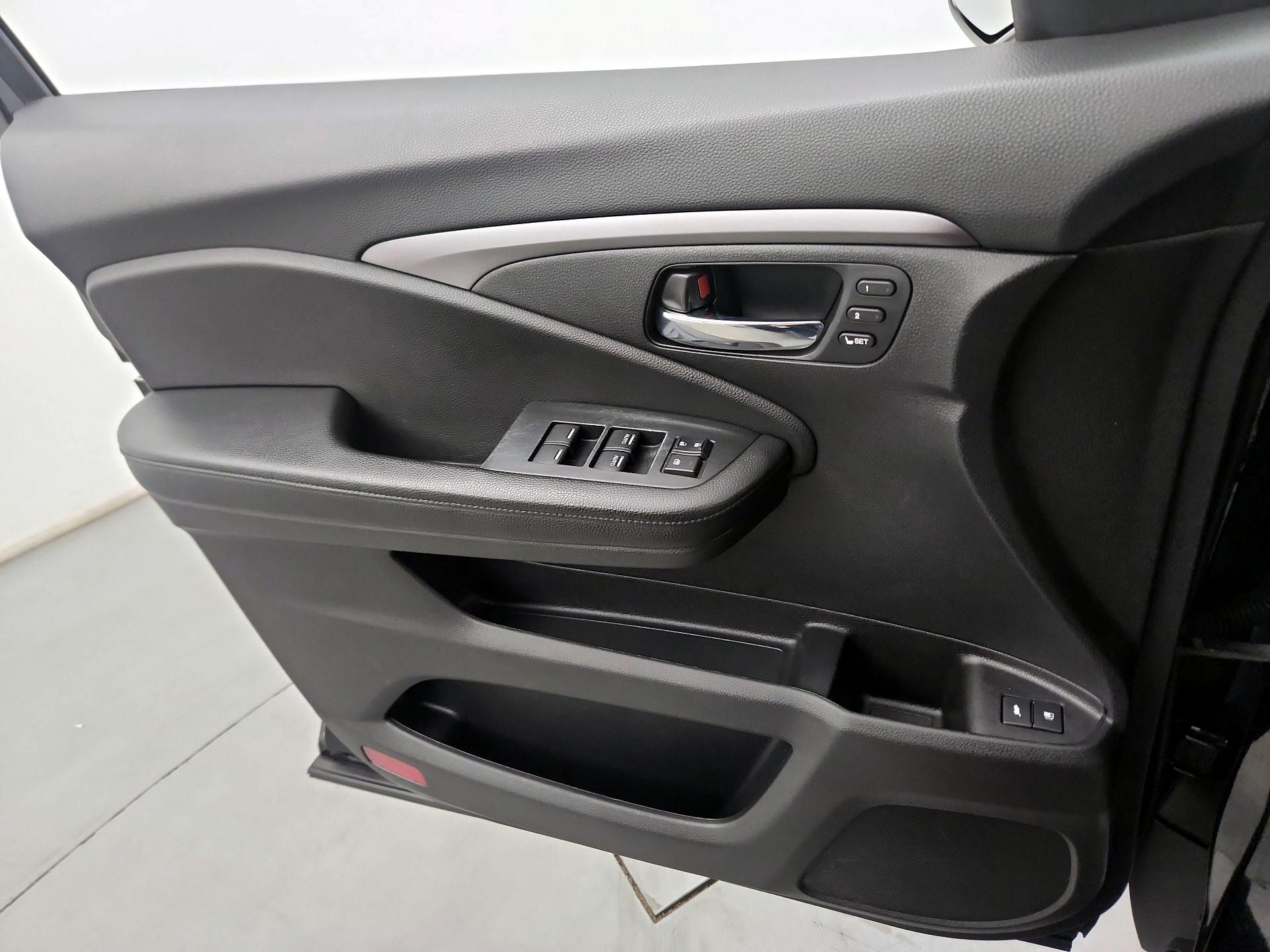 Thumbnail: 2021 Honda Pilot - 12