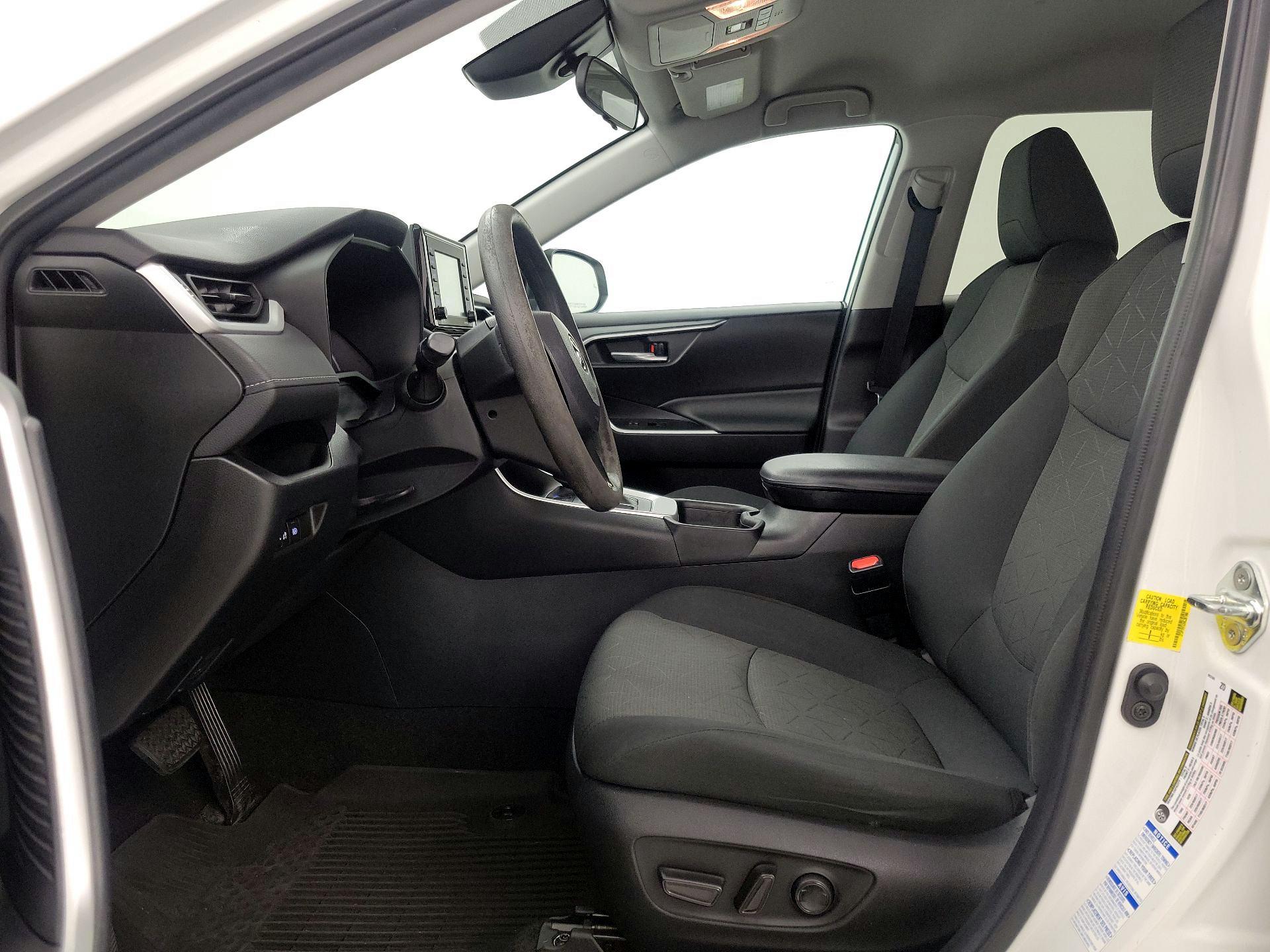 Thumbnail: 2021 Toyota RAV4 - 11