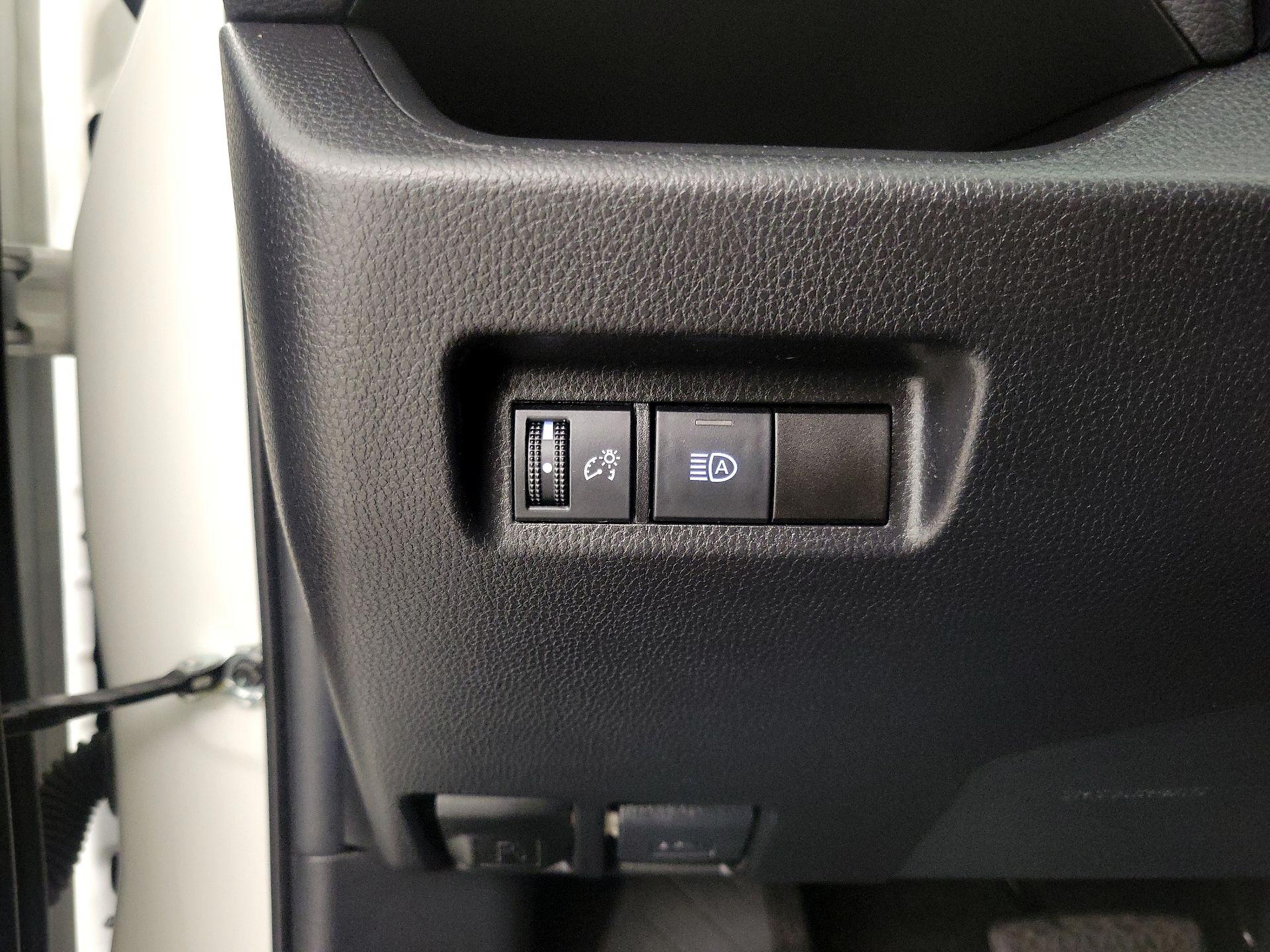 Thumbnail: 2021 Toyota RAV4 - 13