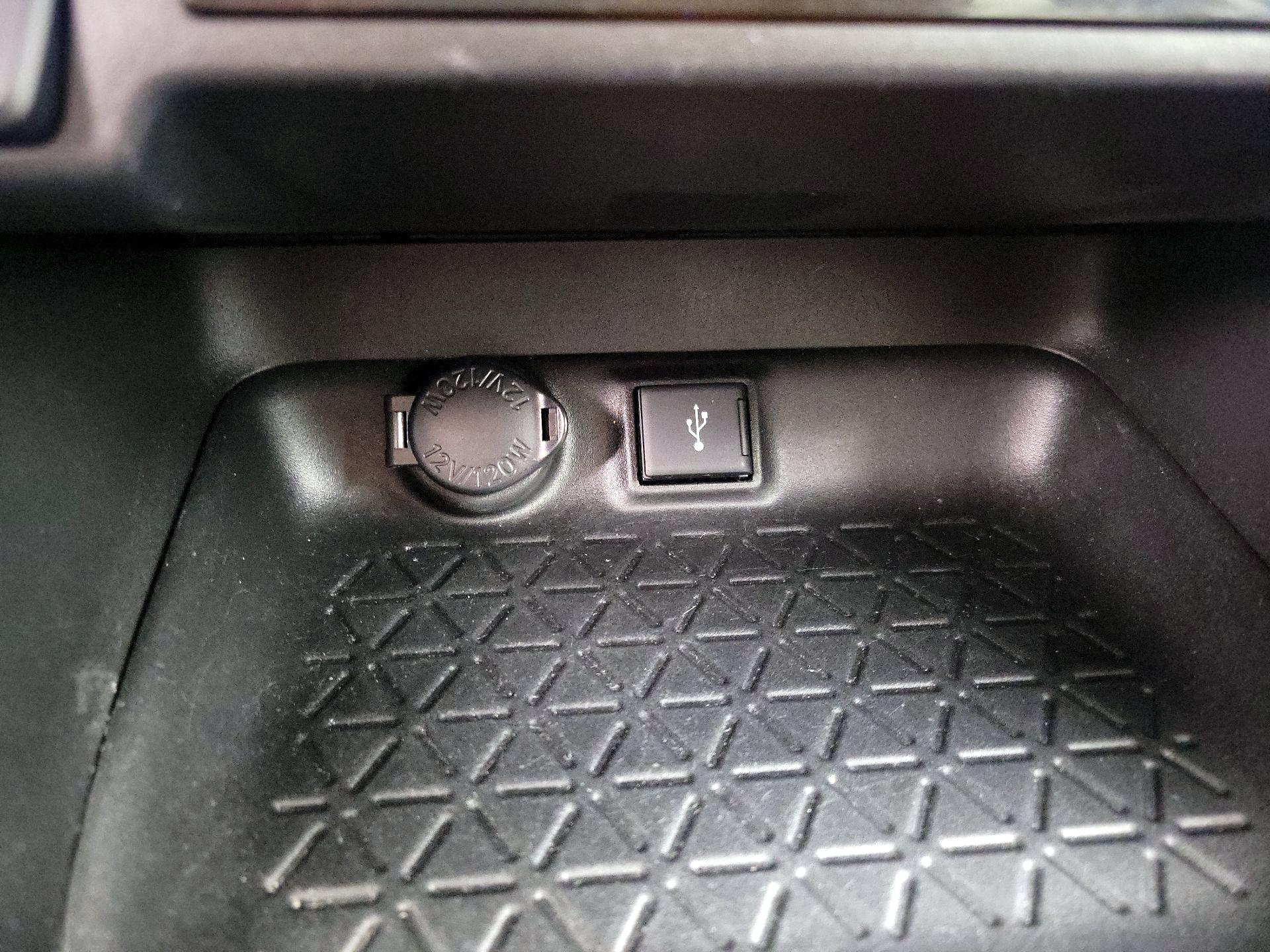 Thumbnail: 2021 Toyota RAV4 - 18