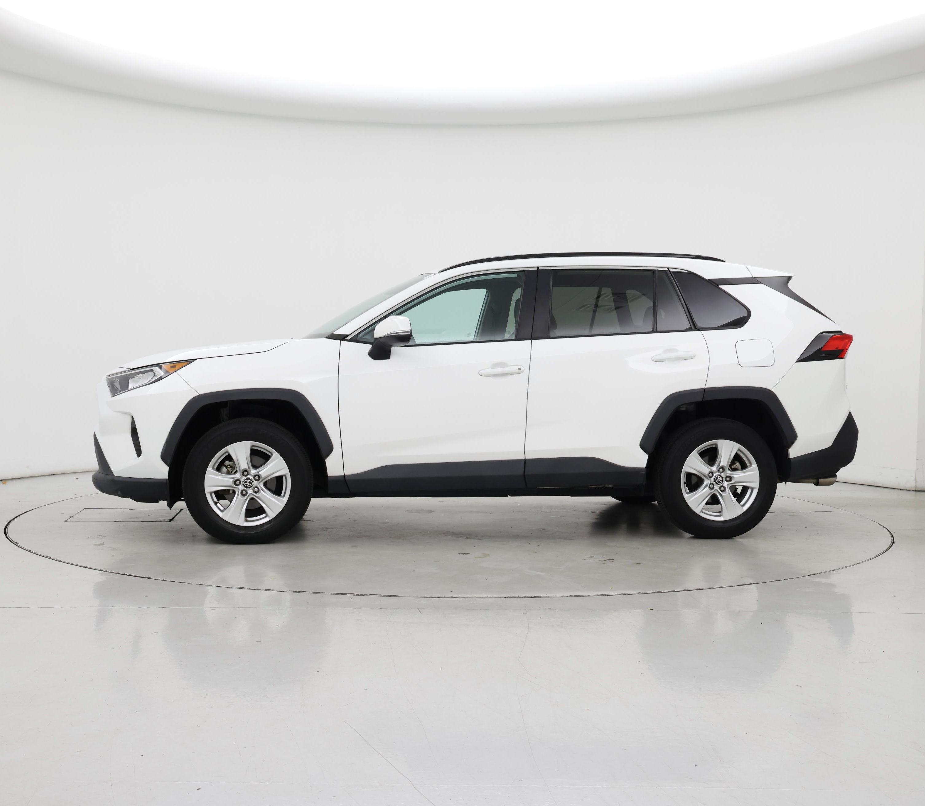 Thumbnail: 2021 Toyota RAV4 - 3