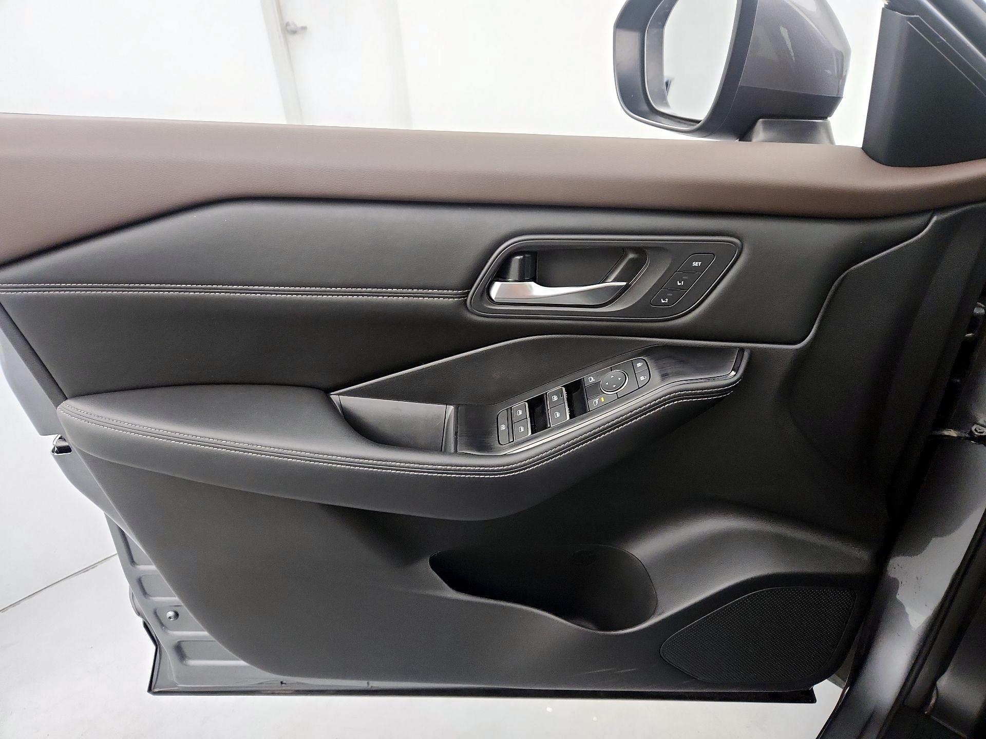 Thumbnail: 2023 Nissan Rogue - 12