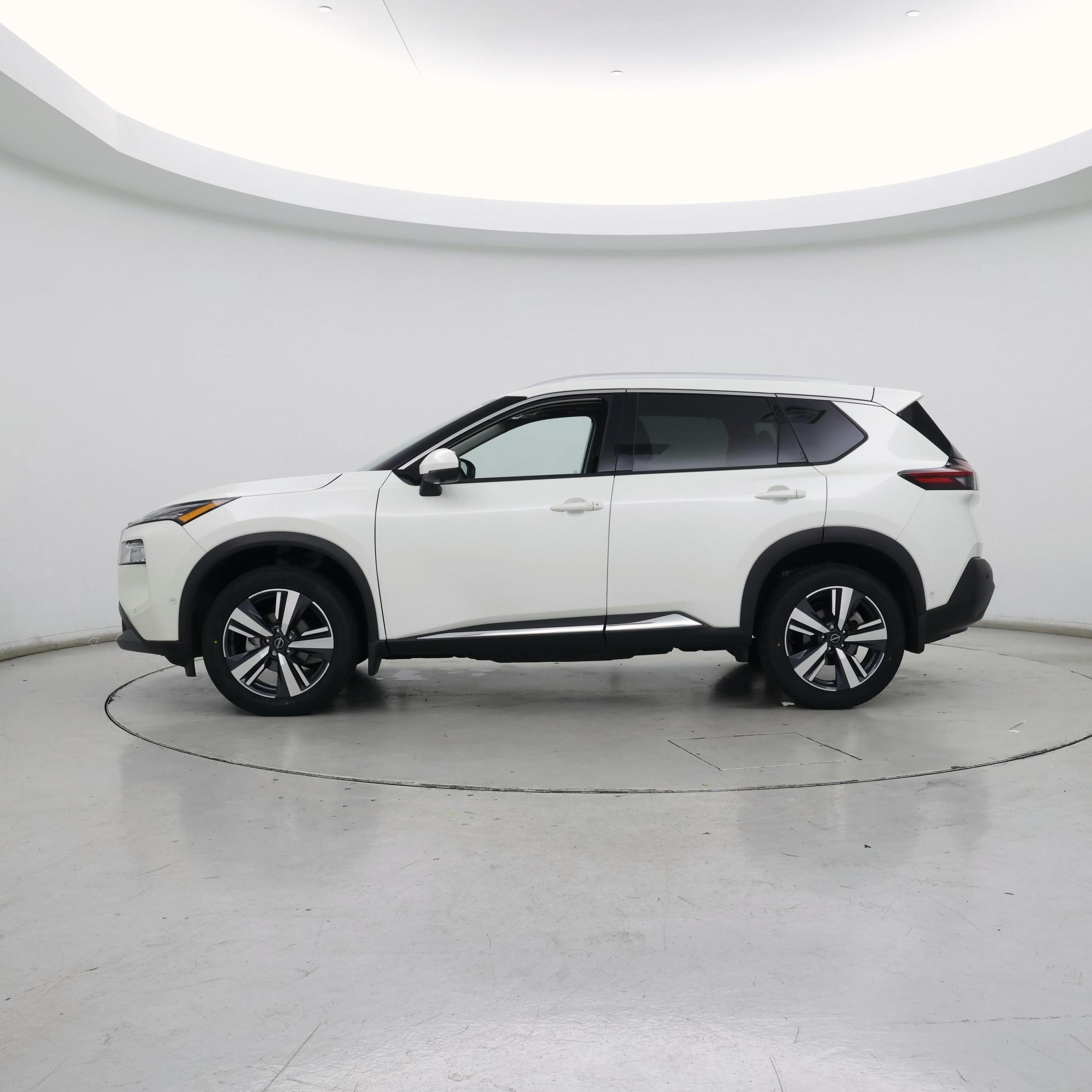 Thumbnail: 2023 Nissan Rogue - 3