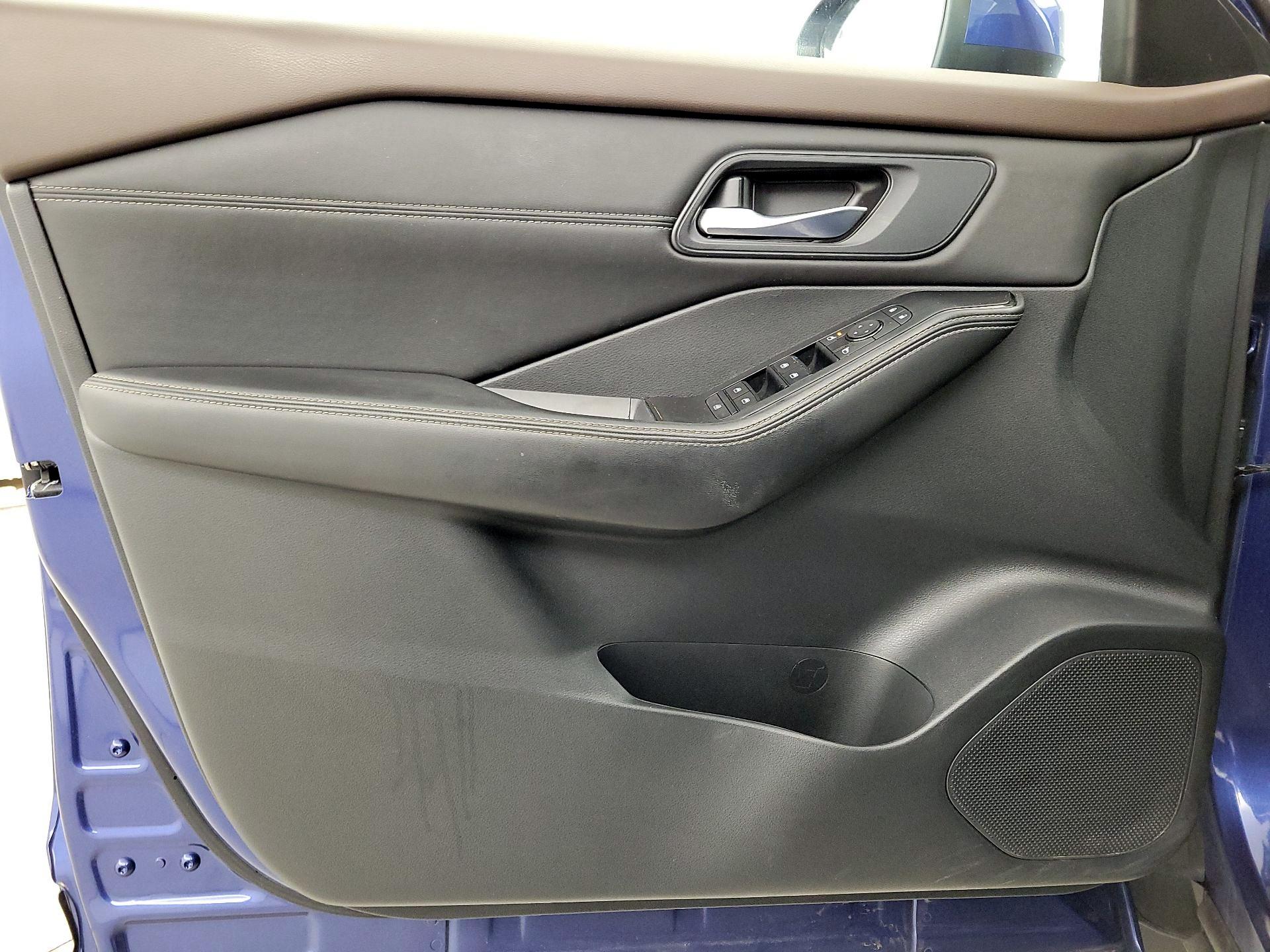 Thumbnail: 2022 Nissan Rogue - 12