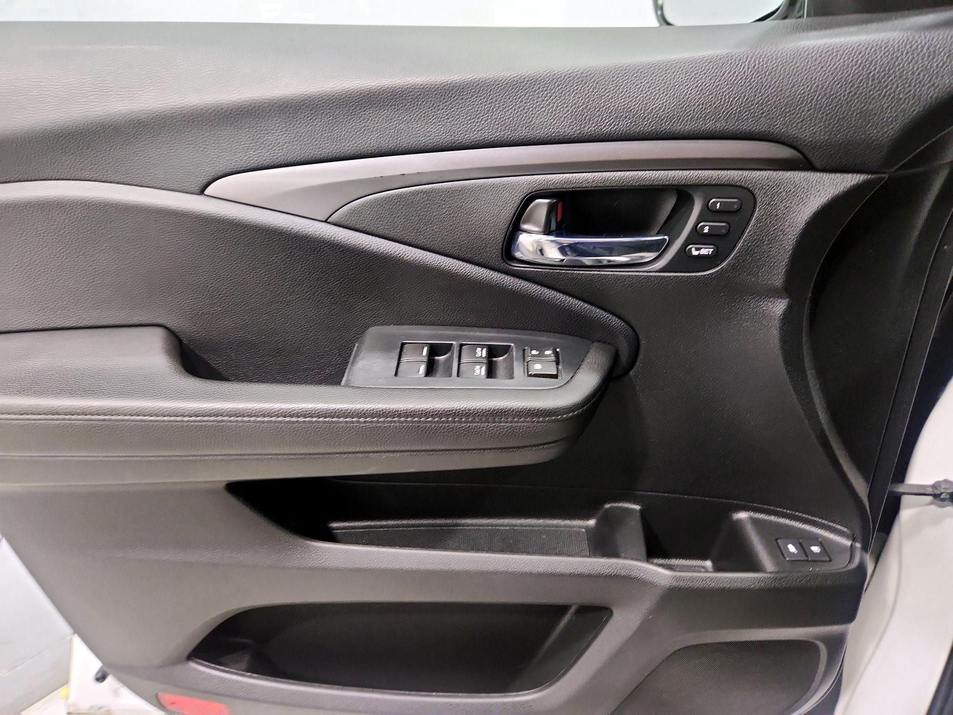 Thumbnail: 2022 Honda Pilot - 12