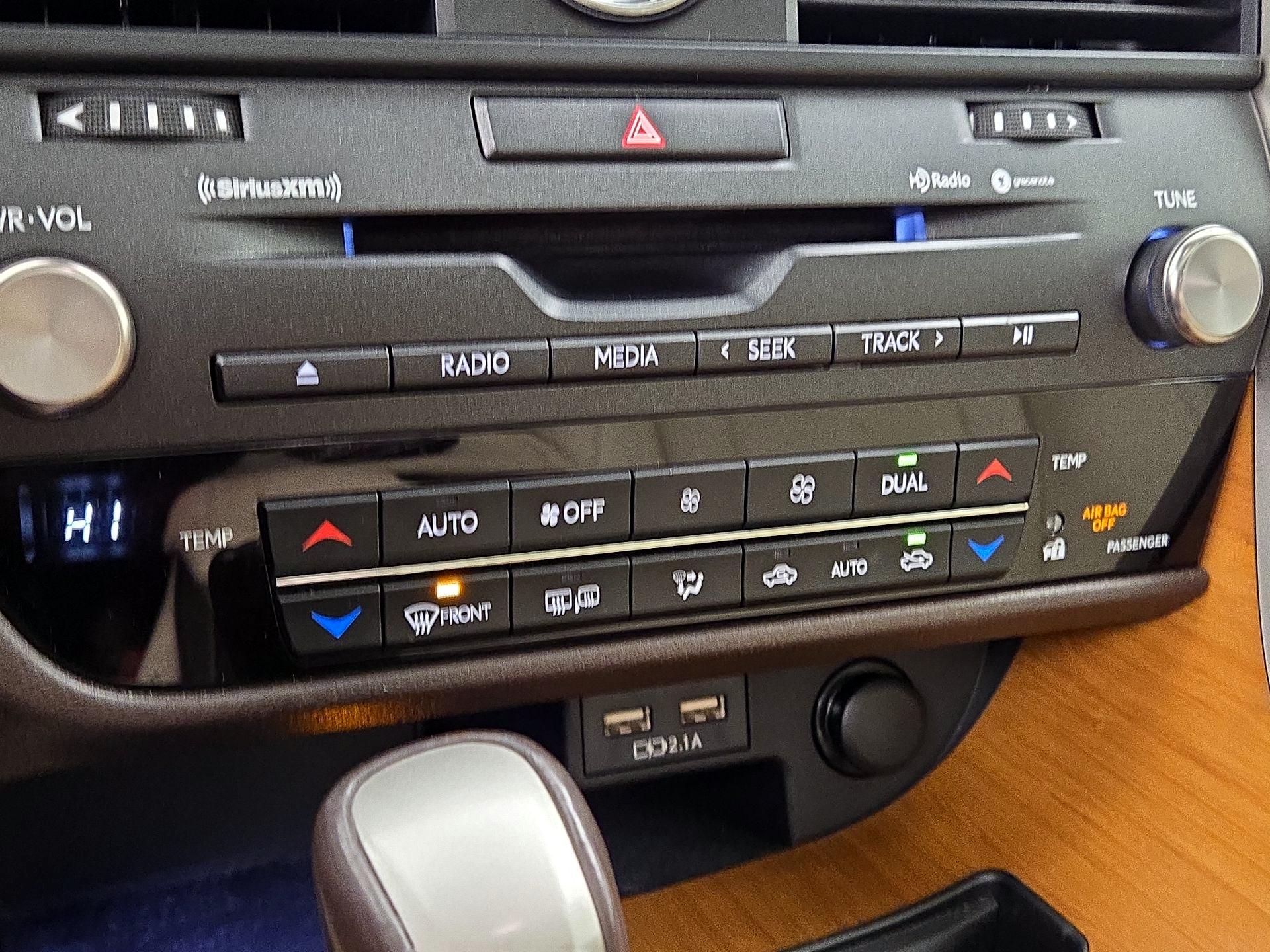 Thumbnail: 2020 Lexus RX - 17