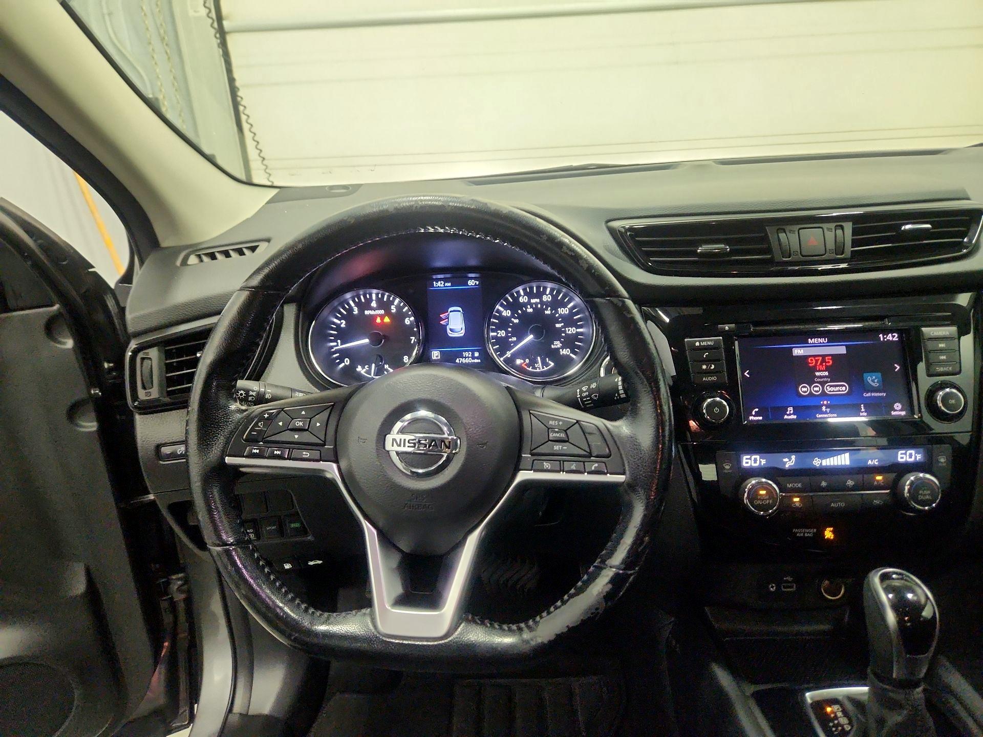 Thumbnail: 2020 Nissan Rogue Sport - 10