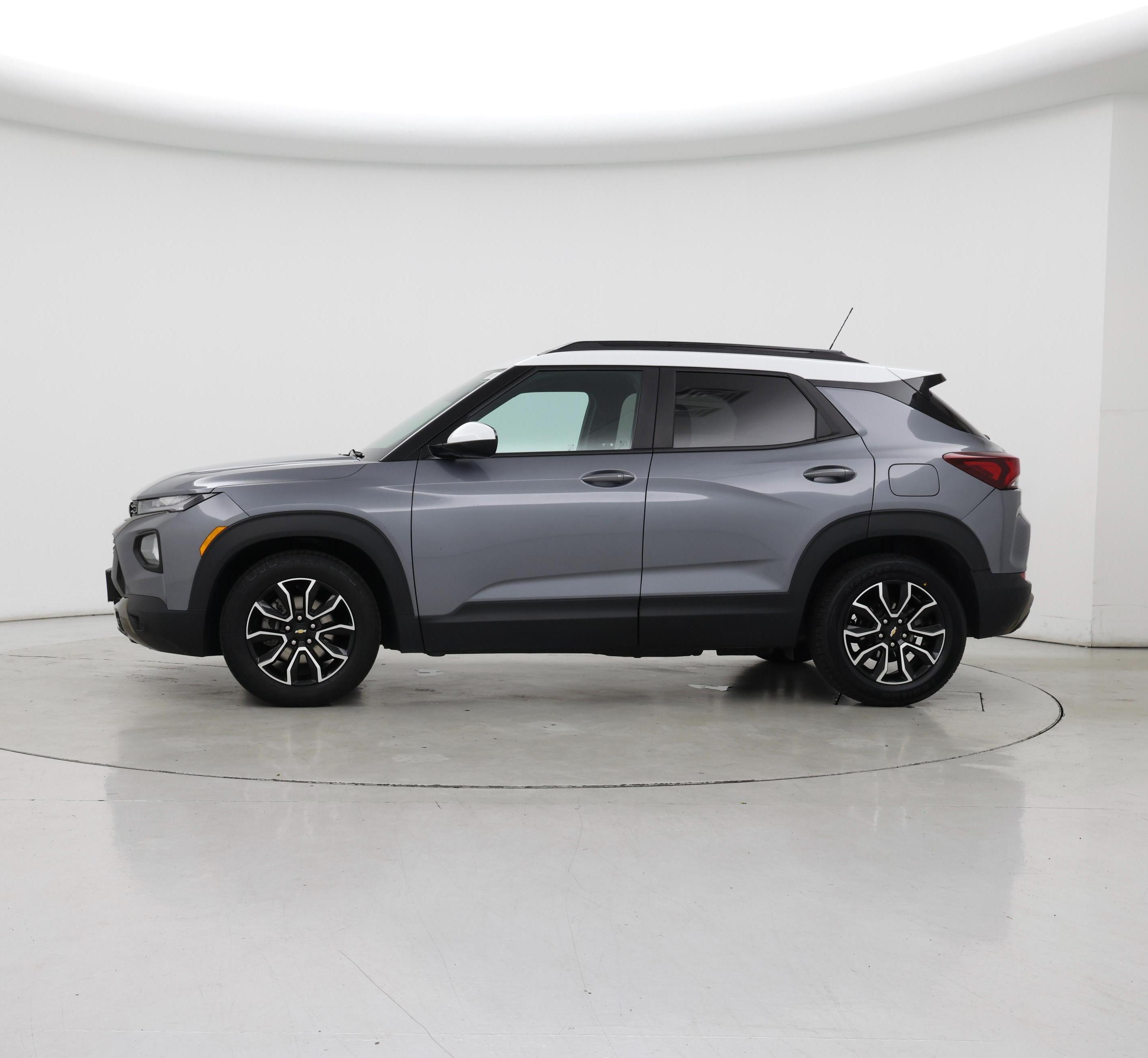 Thumbnail: 2022 Chevrolet TrailBlazer - 3