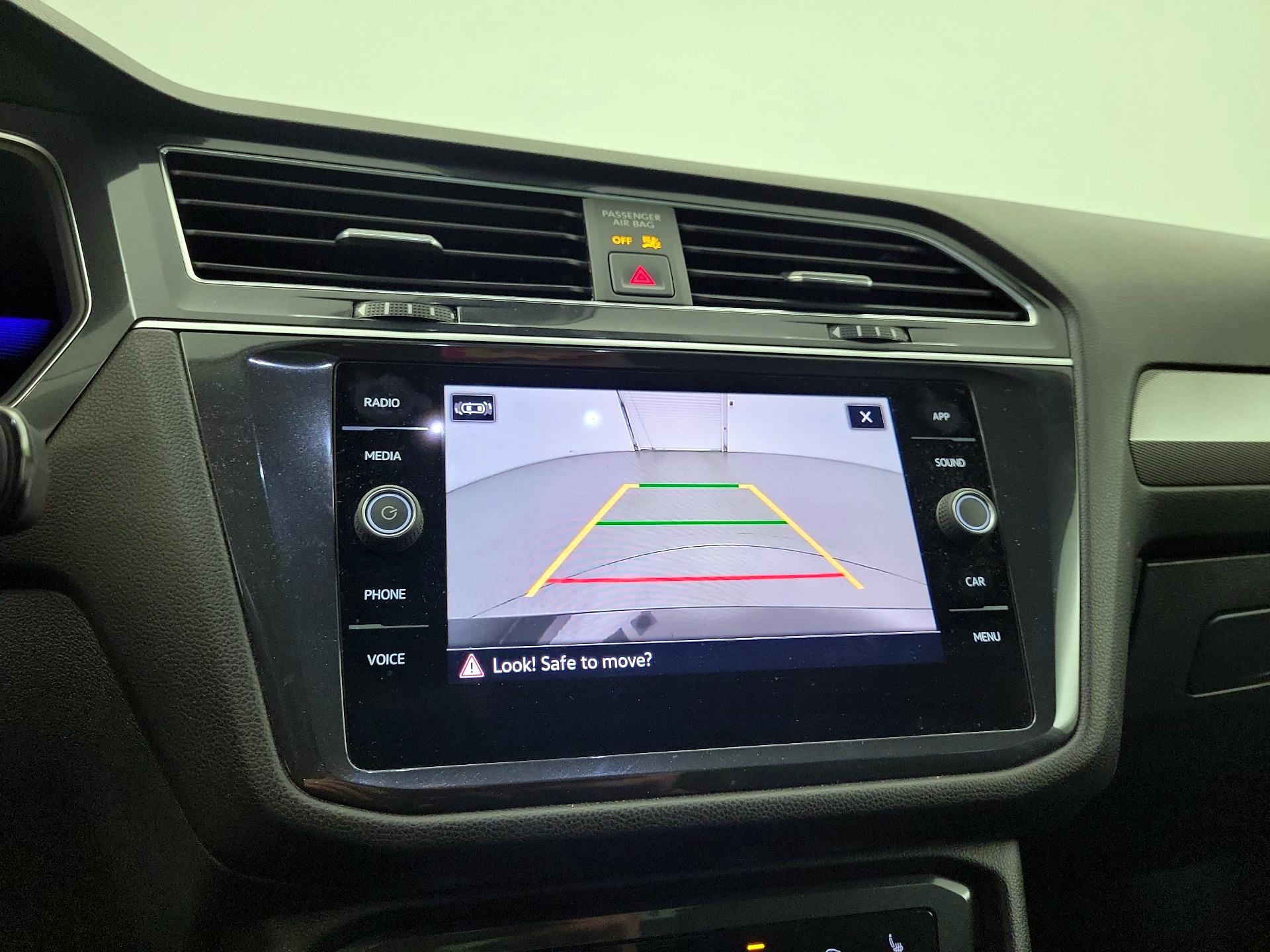 Thumbnail: 2022 Volkswagen Tiguan - 14