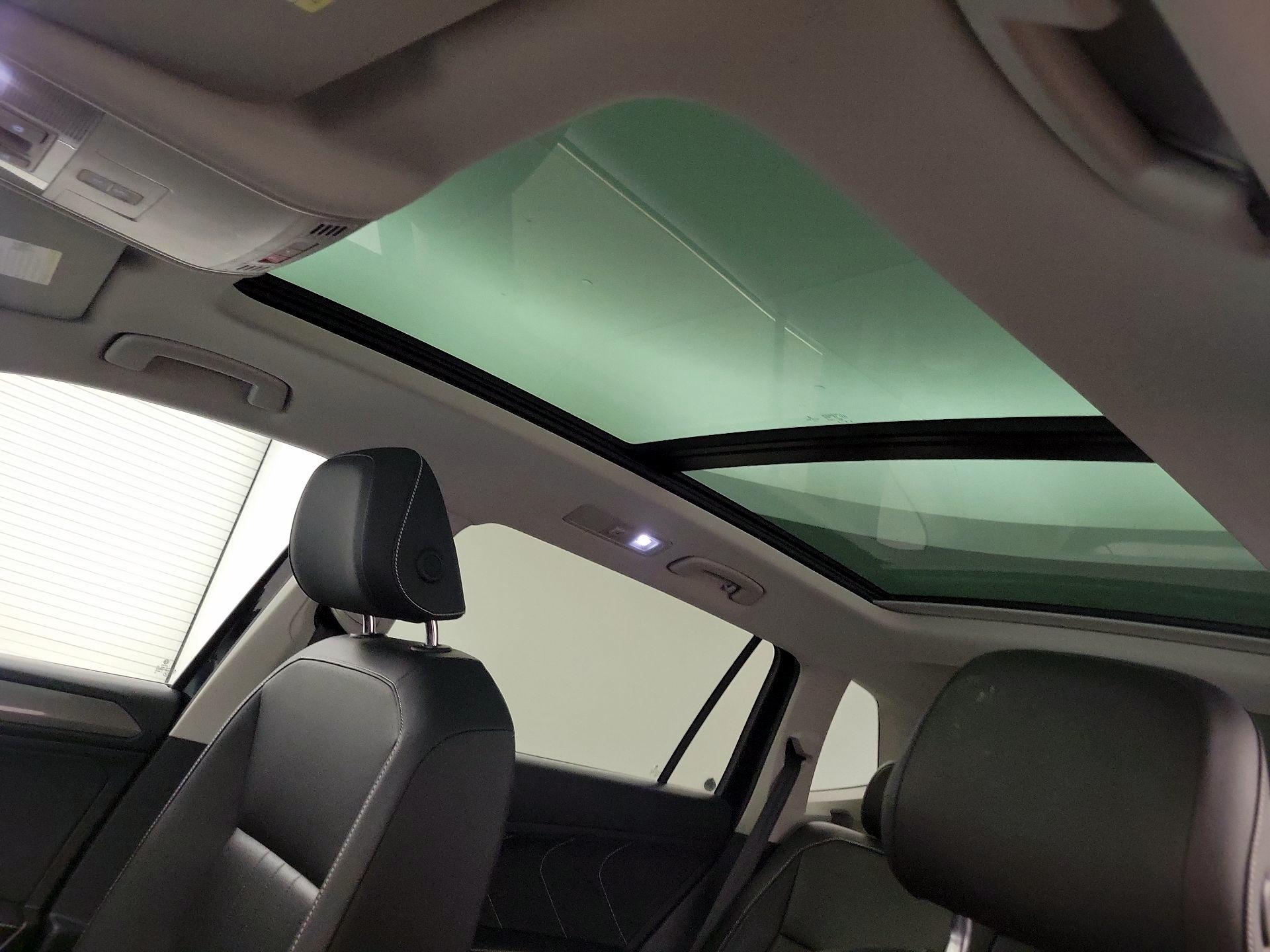 Thumbnail: 2022 Volkswagen Tiguan - 19