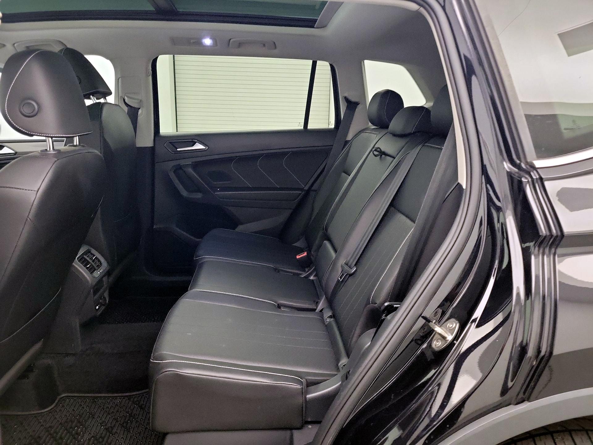 Thumbnail: 2022 Volkswagen Tiguan - 20