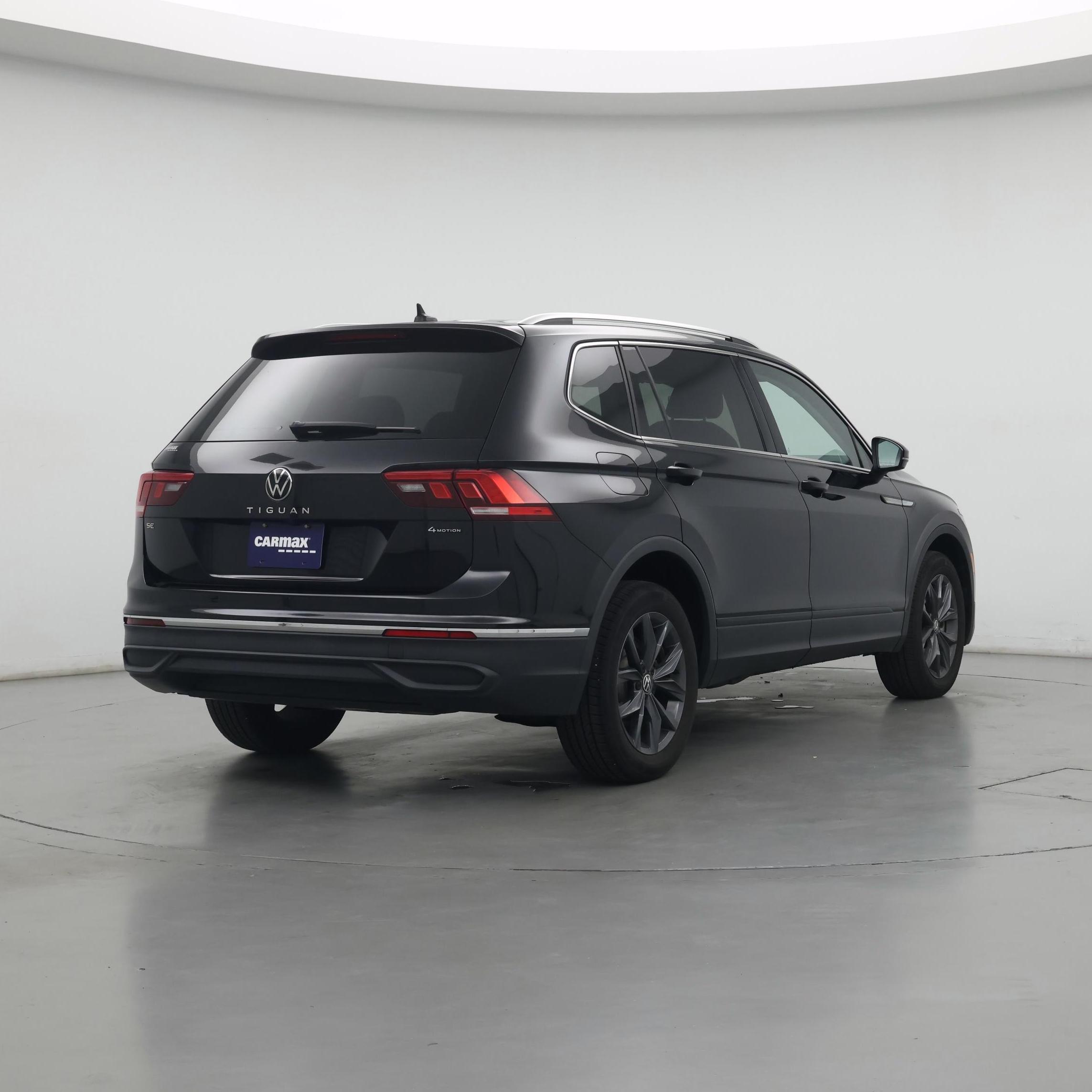 Thumbnail: 2022 Volkswagen Tiguan - 8