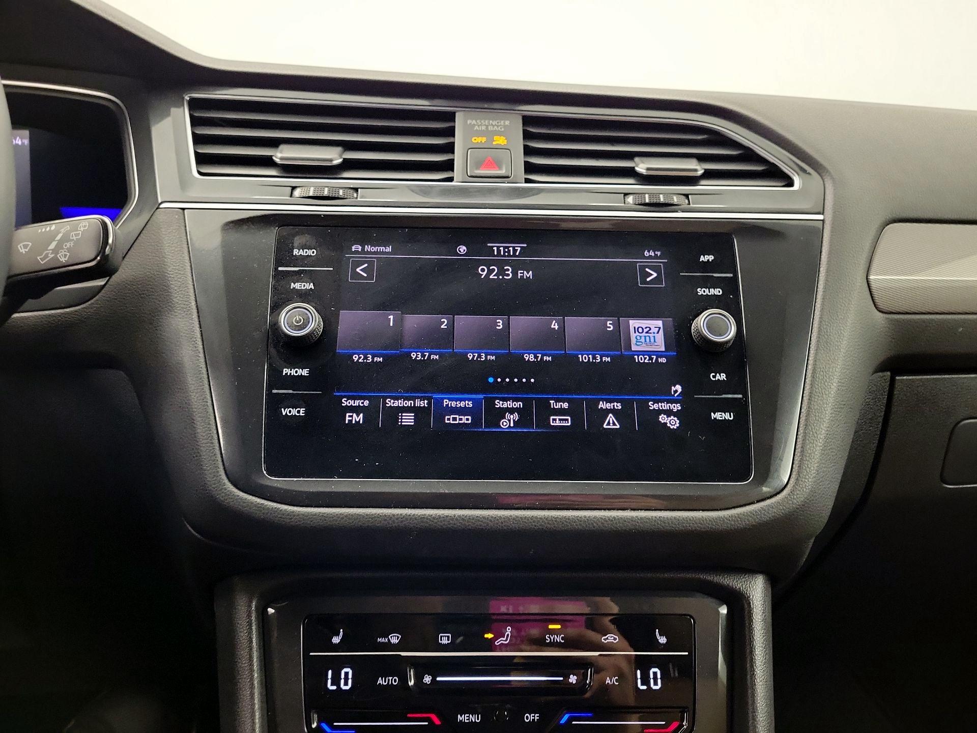 Thumbnail: 2022 Volkswagen Tiguan - 15