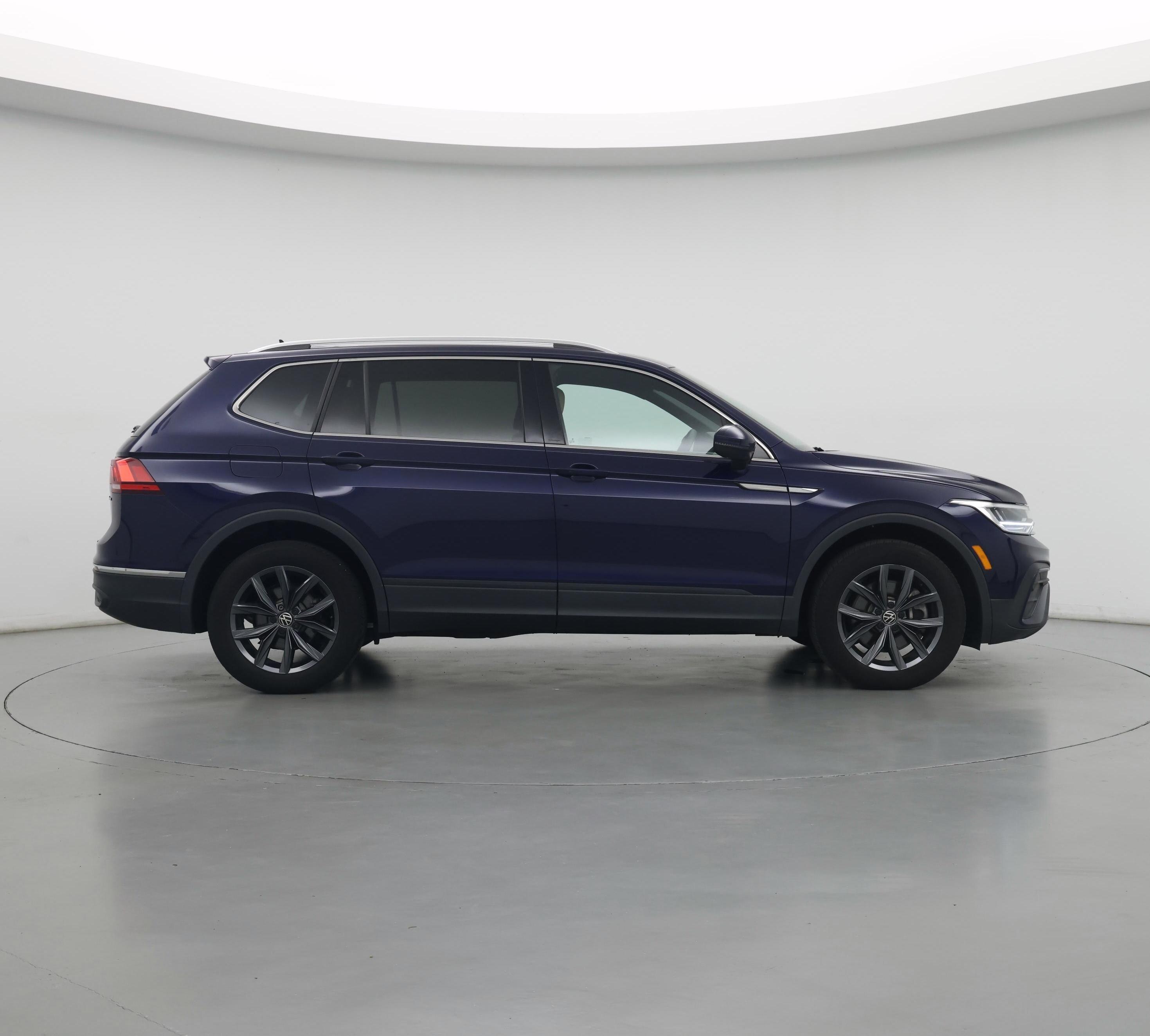 Thumbnail: 2022 Volkswagen Tiguan - 7