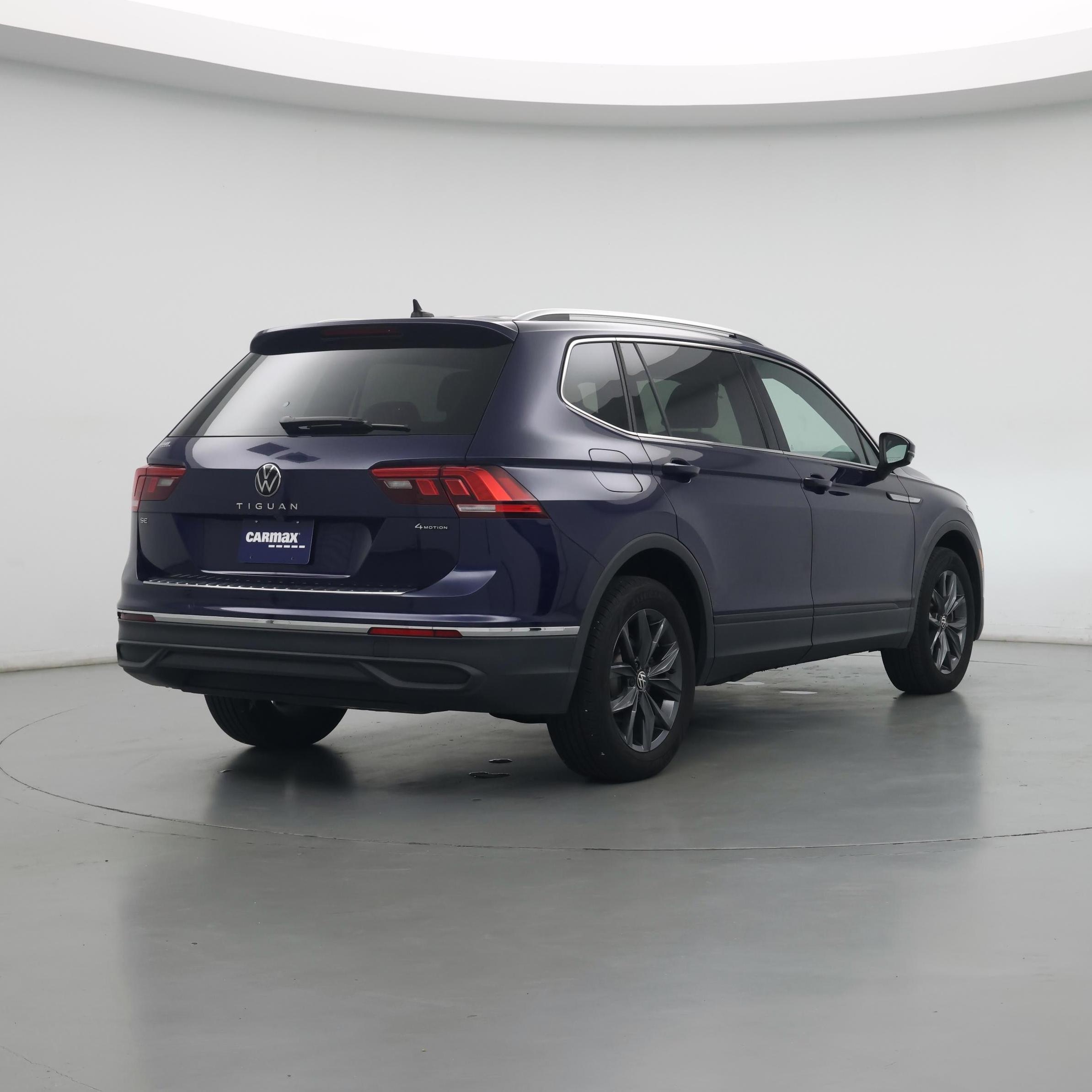 Thumbnail: 2022 Volkswagen Tiguan - 8