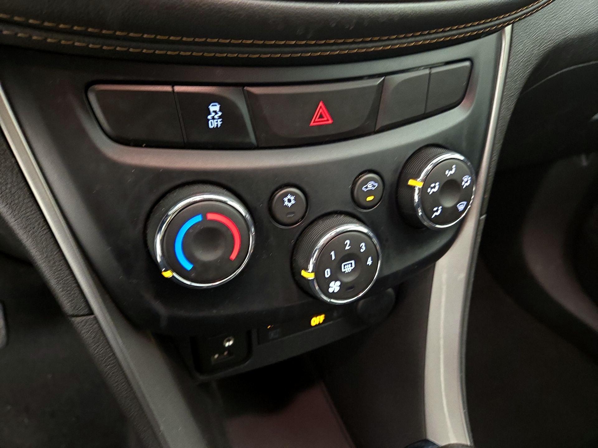 Thumbnail: 2020 Chevrolet Trax - 16