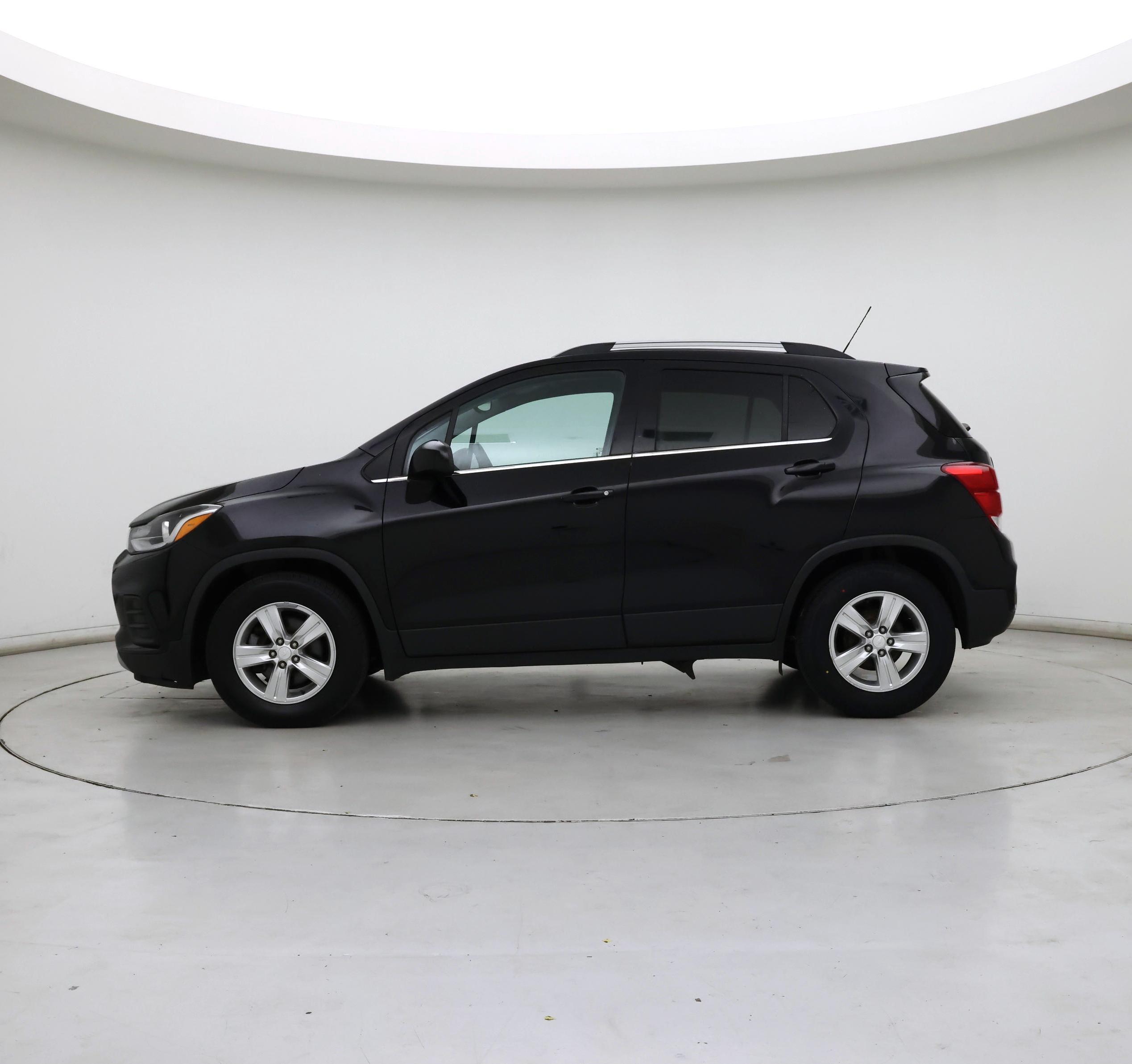 Thumbnail: 2020 Chevrolet Trax - 3