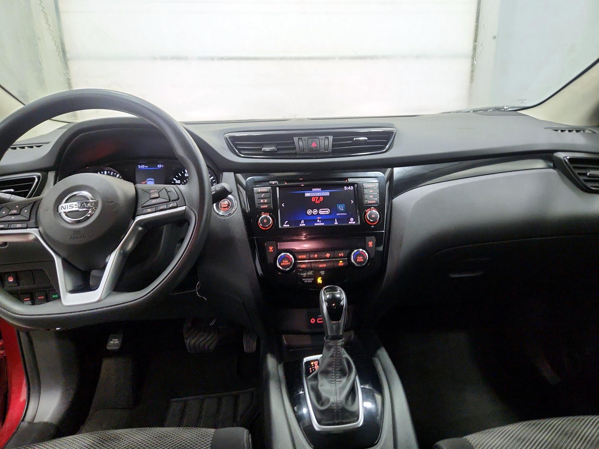 Thumbnail: 2020 Nissan Rogue Sport - 9
