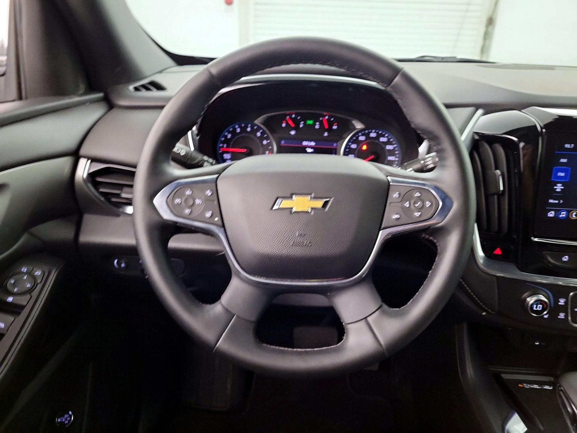 Thumbnail: 2023 Chevrolet Traverse - 10