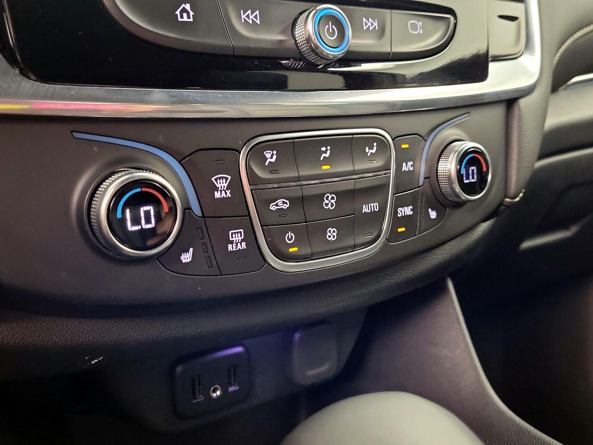 Thumbnail: 2023 Chevrolet Traverse - 16