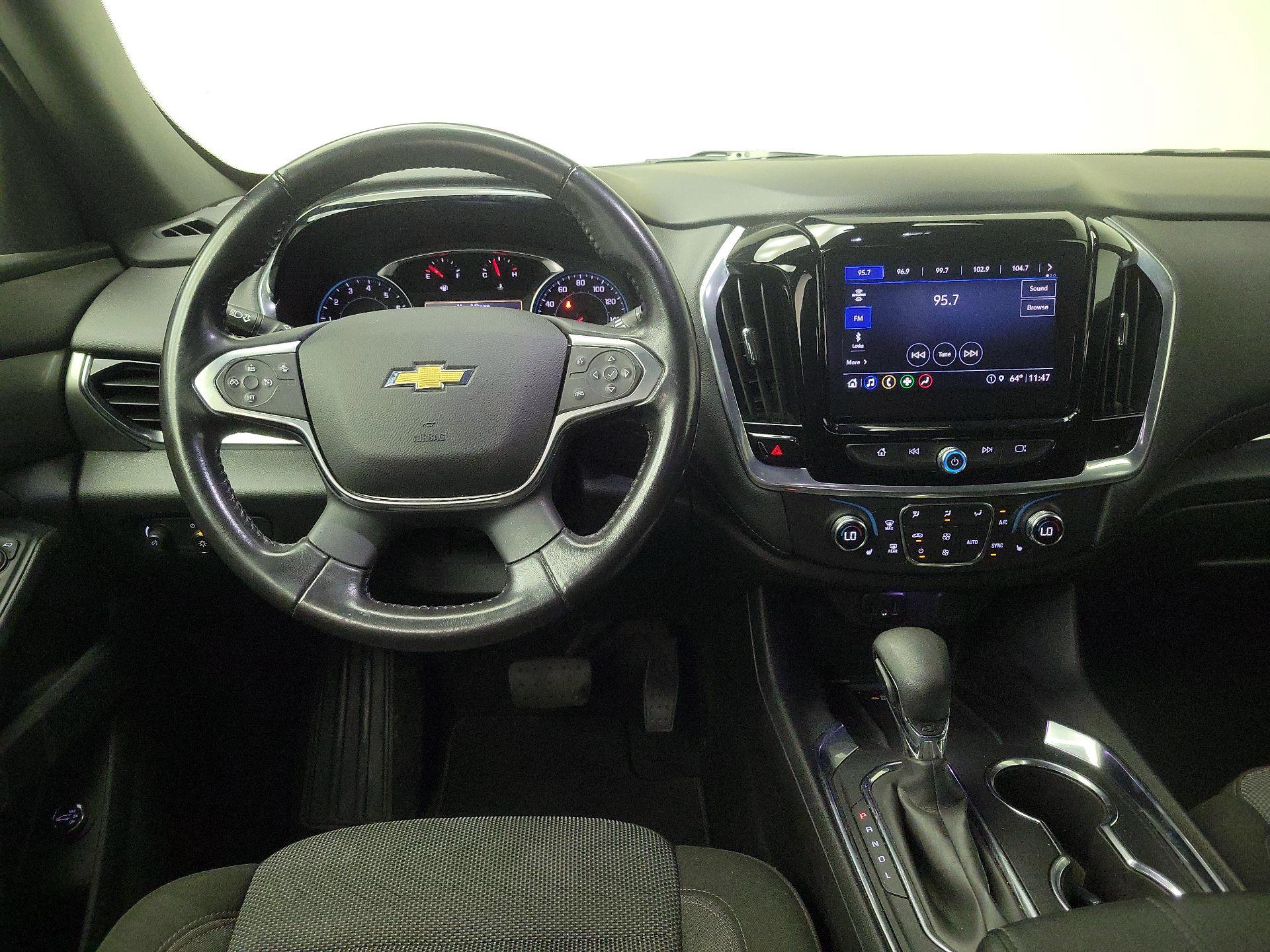 Thumbnail: 2022 Chevrolet Traverse - 10