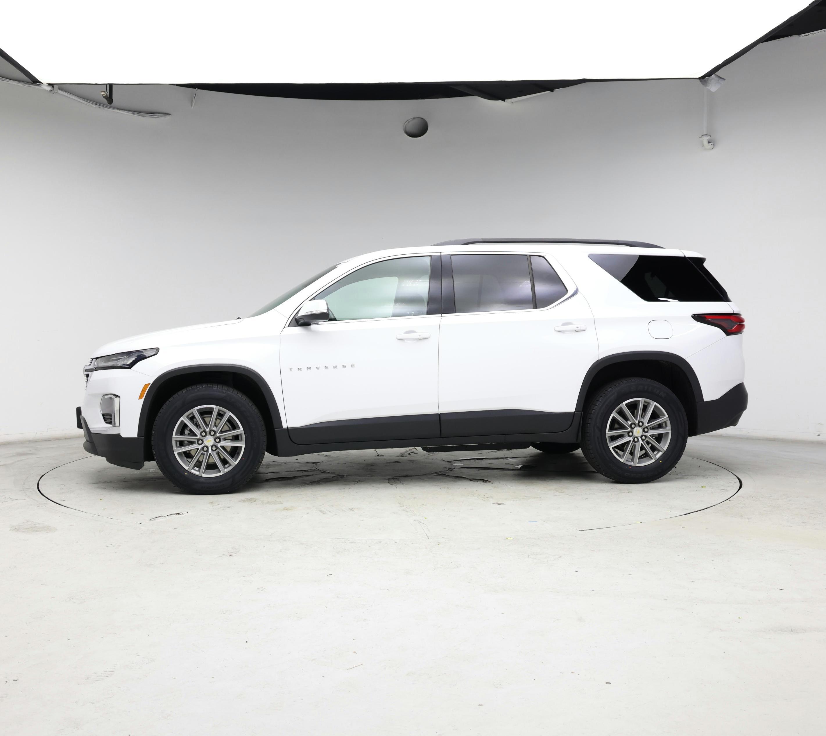 Thumbnail: 2022 Chevrolet Traverse - 3