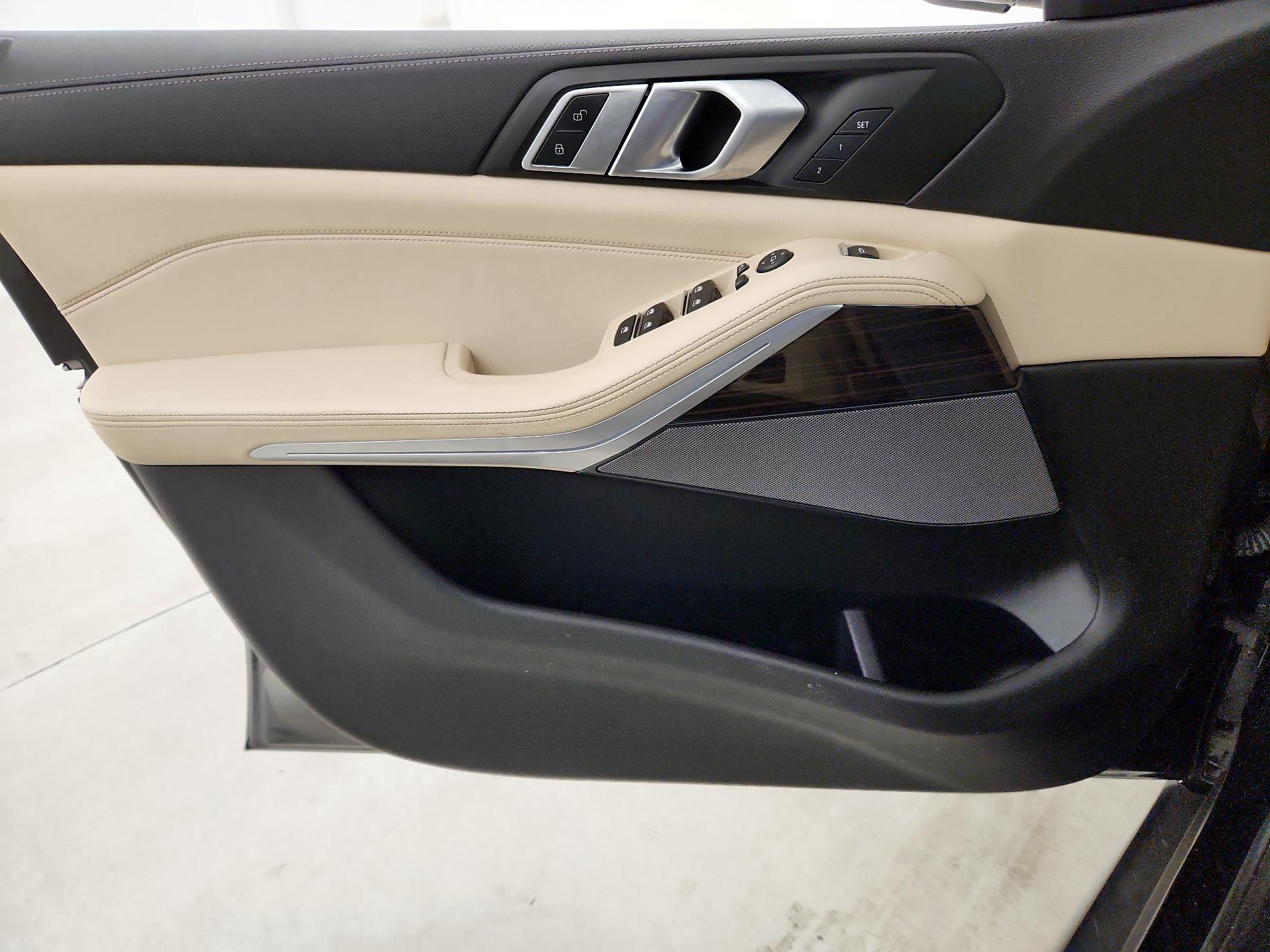 Thumbnail: 2021 BMW X5 - 12