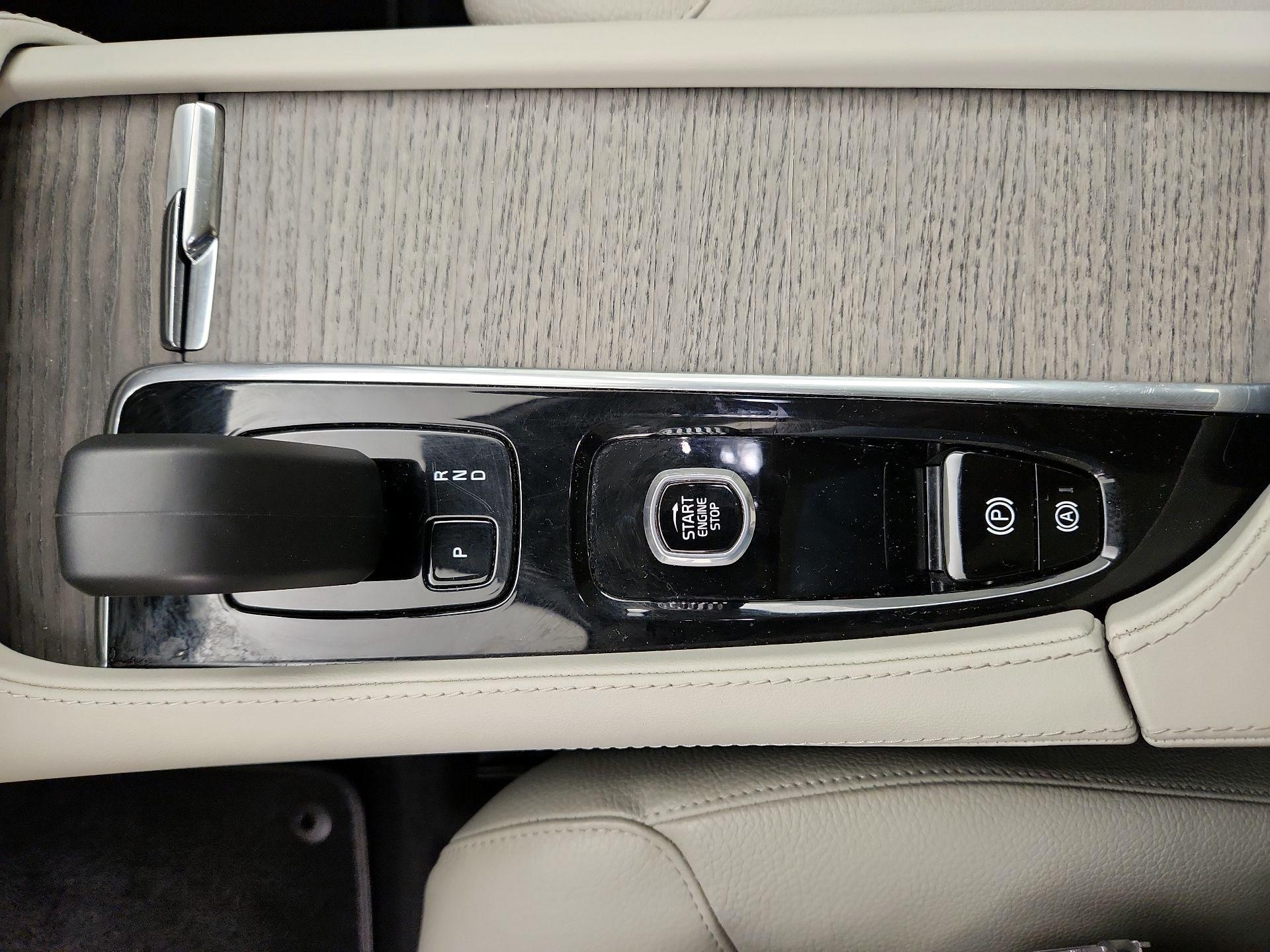 Thumbnail: 2023 Volvo XC90 - 18