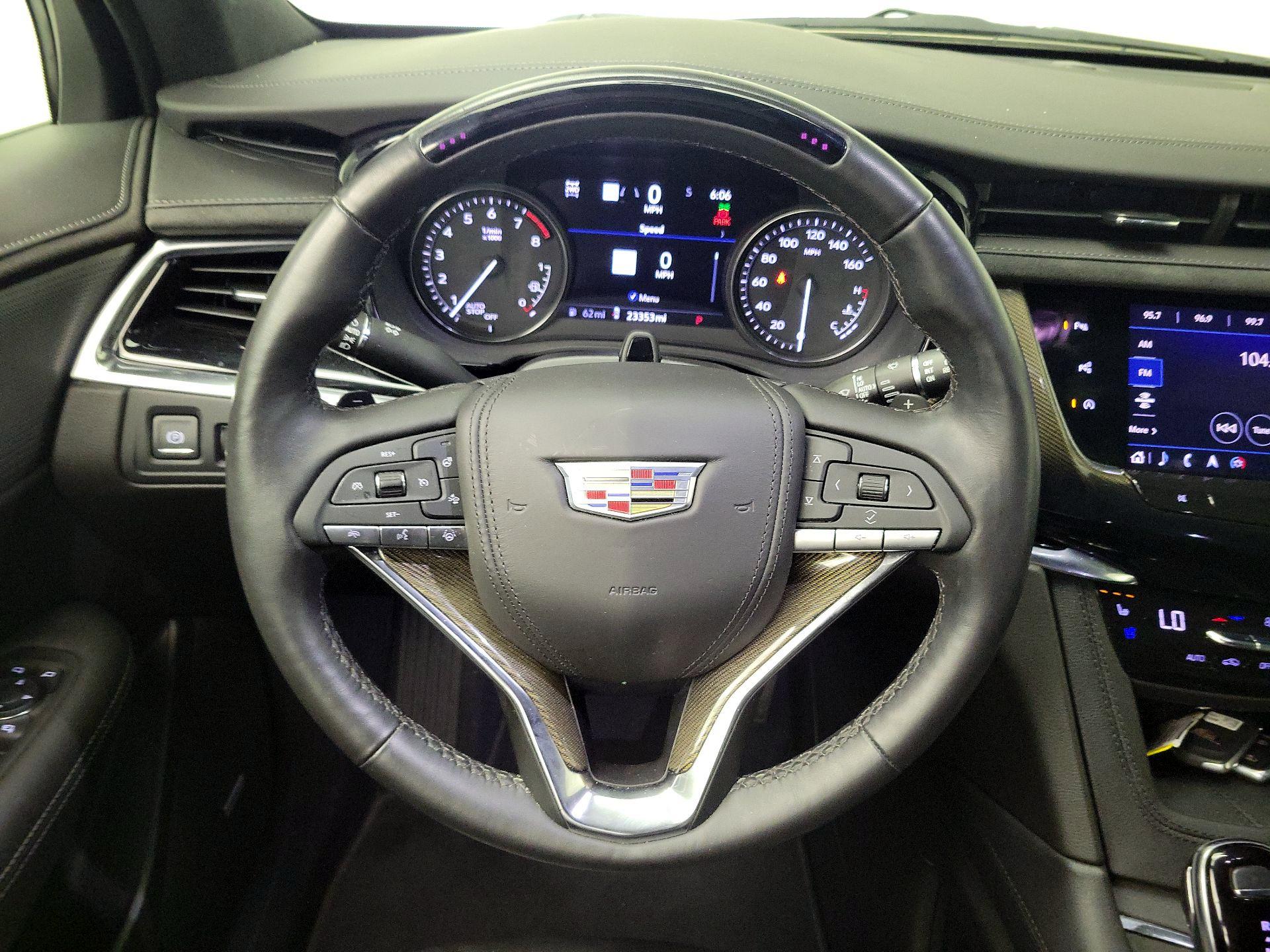Thumbnail: 2023 Cadillac XT6 - 10