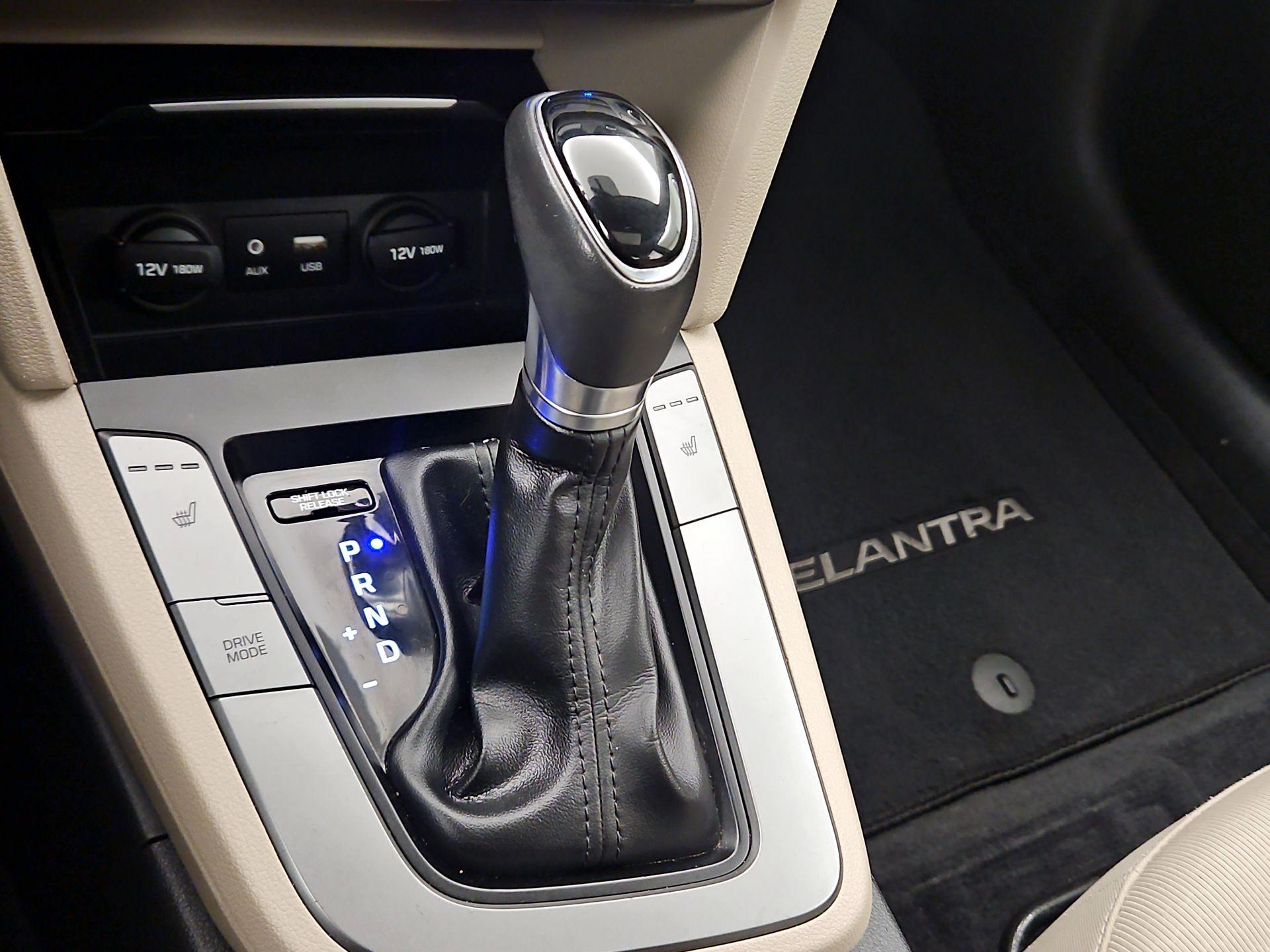 Thumbnail: 2017 Hyundai Elantra - 17