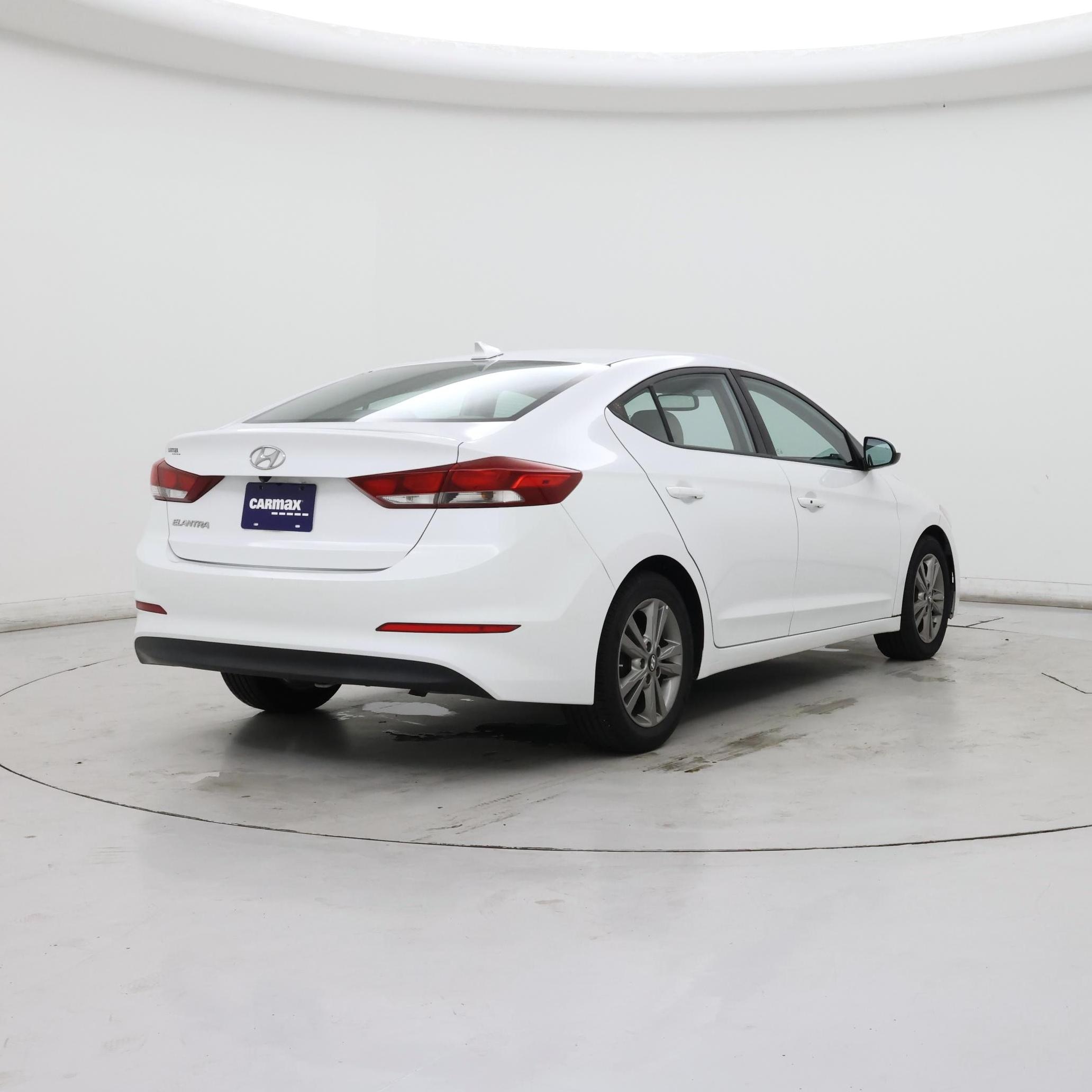 Thumbnail: 2017 Hyundai Elantra - 8