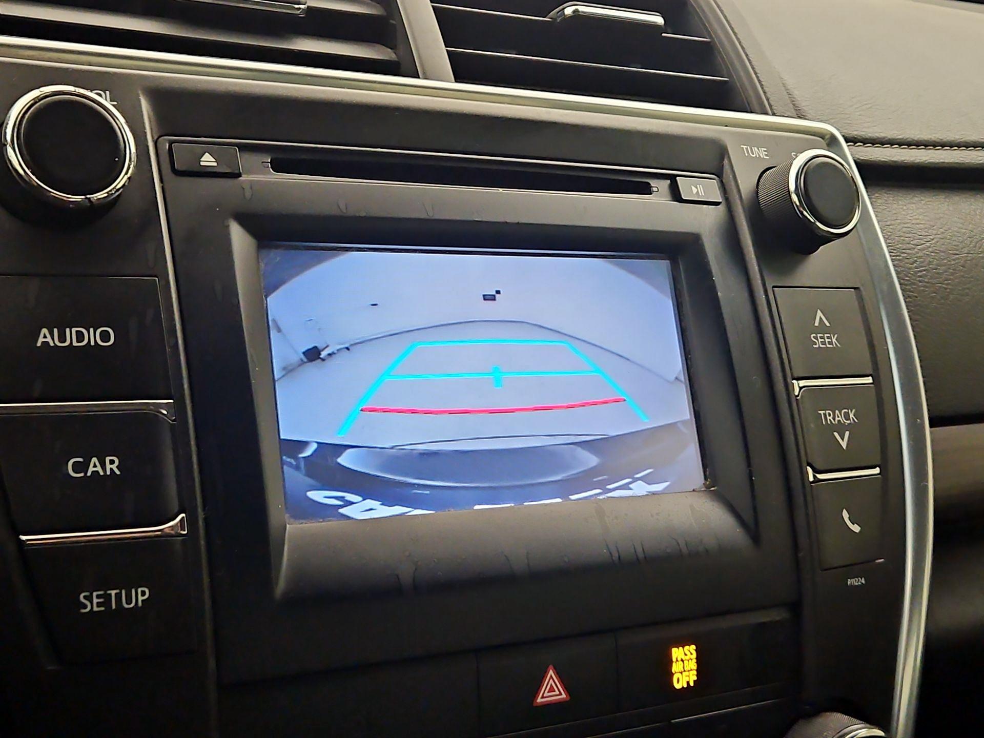 Thumbnail: 2016 Toyota Camry - 14