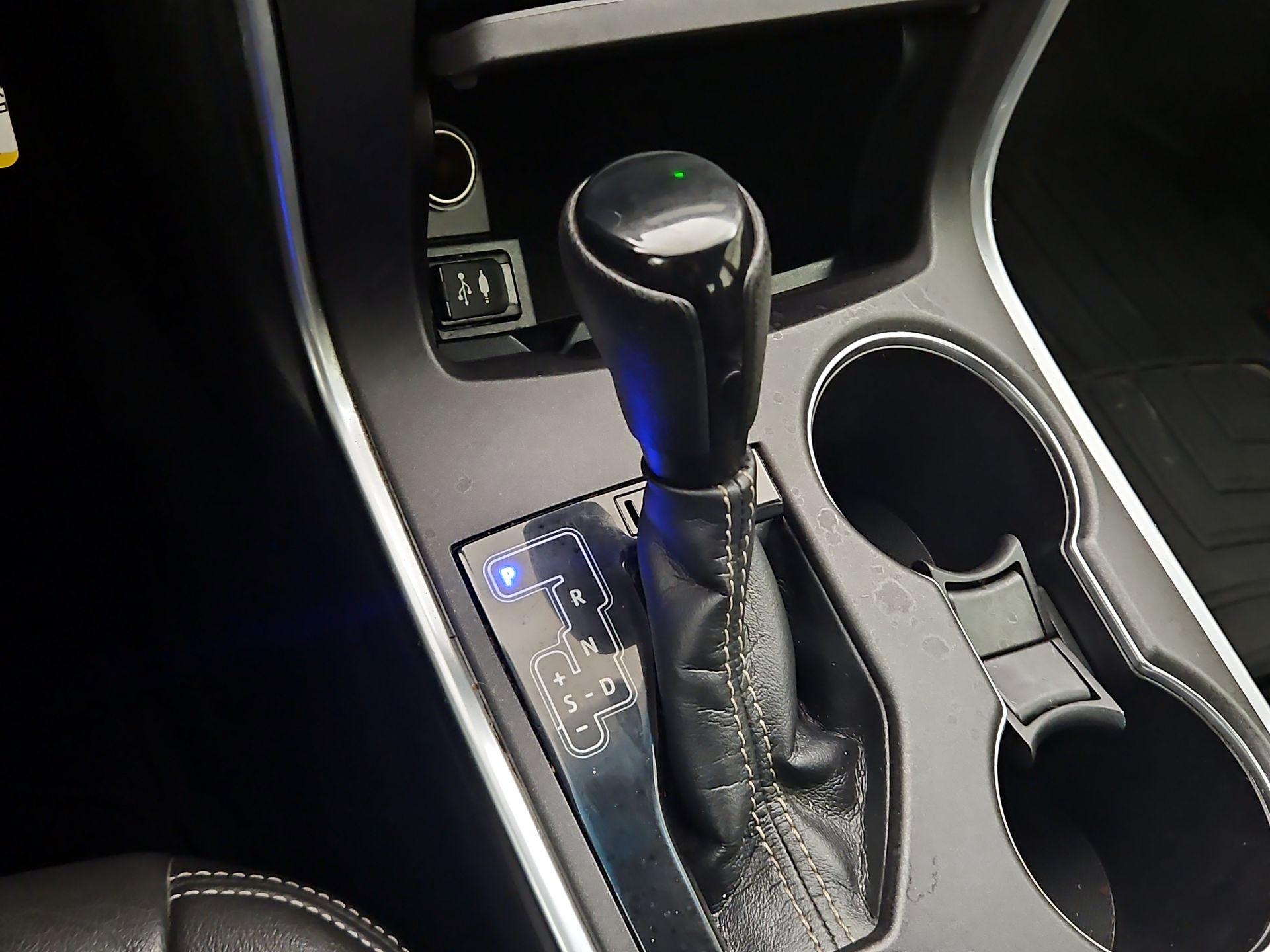 Thumbnail: 2016 Toyota Camry - 17