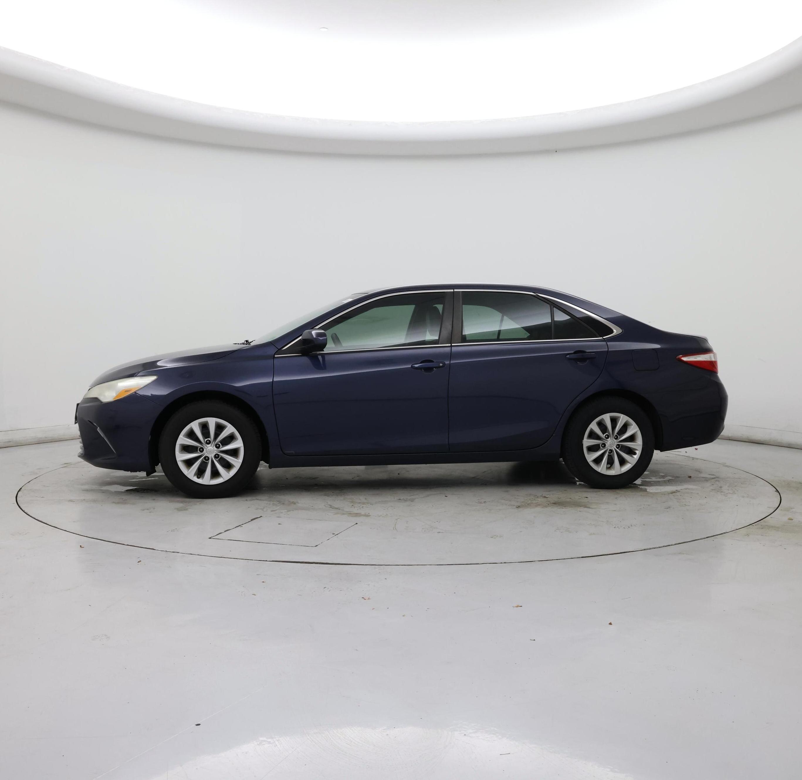 Thumbnail: 2016 Toyota Camry - 3